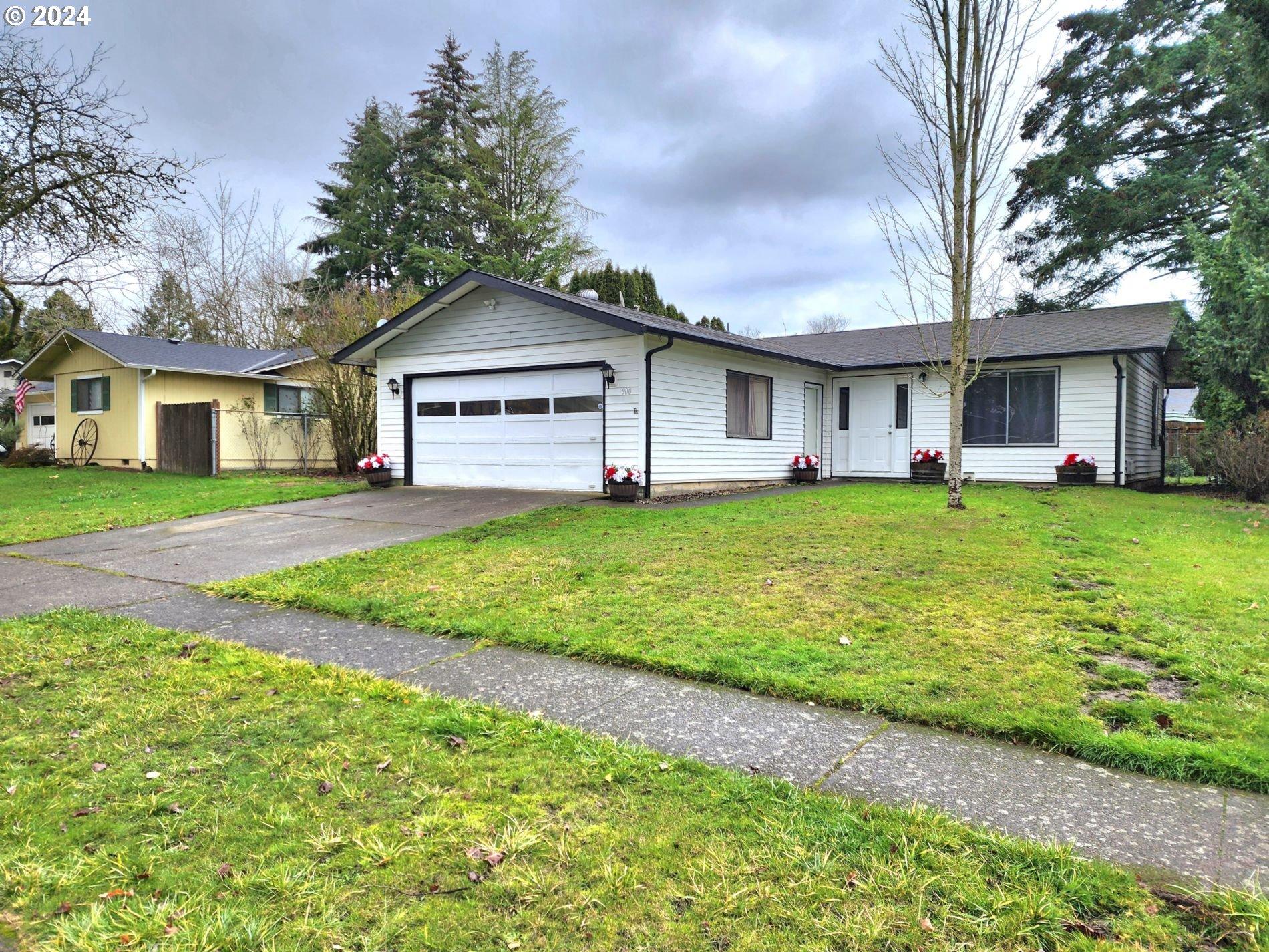 N Hulet Ave, Newberg, OR 97132