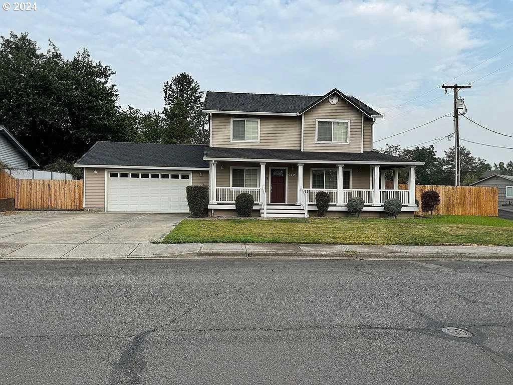 Glenn Way, Central Point, OR 97502