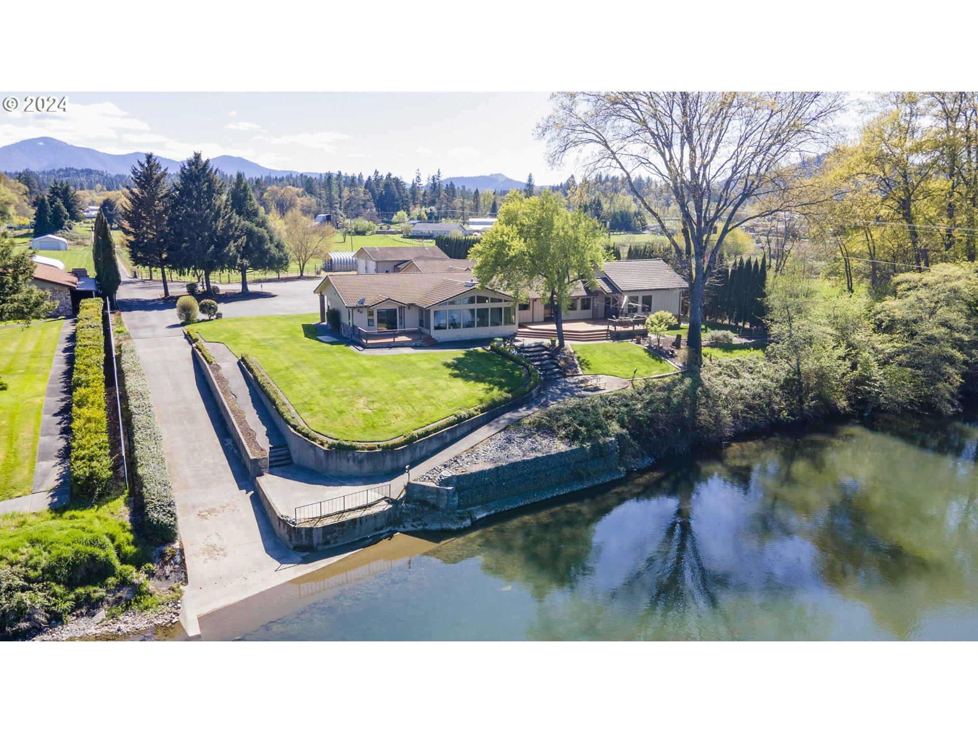 Leonard Rd, Grants Pass, OR 97527