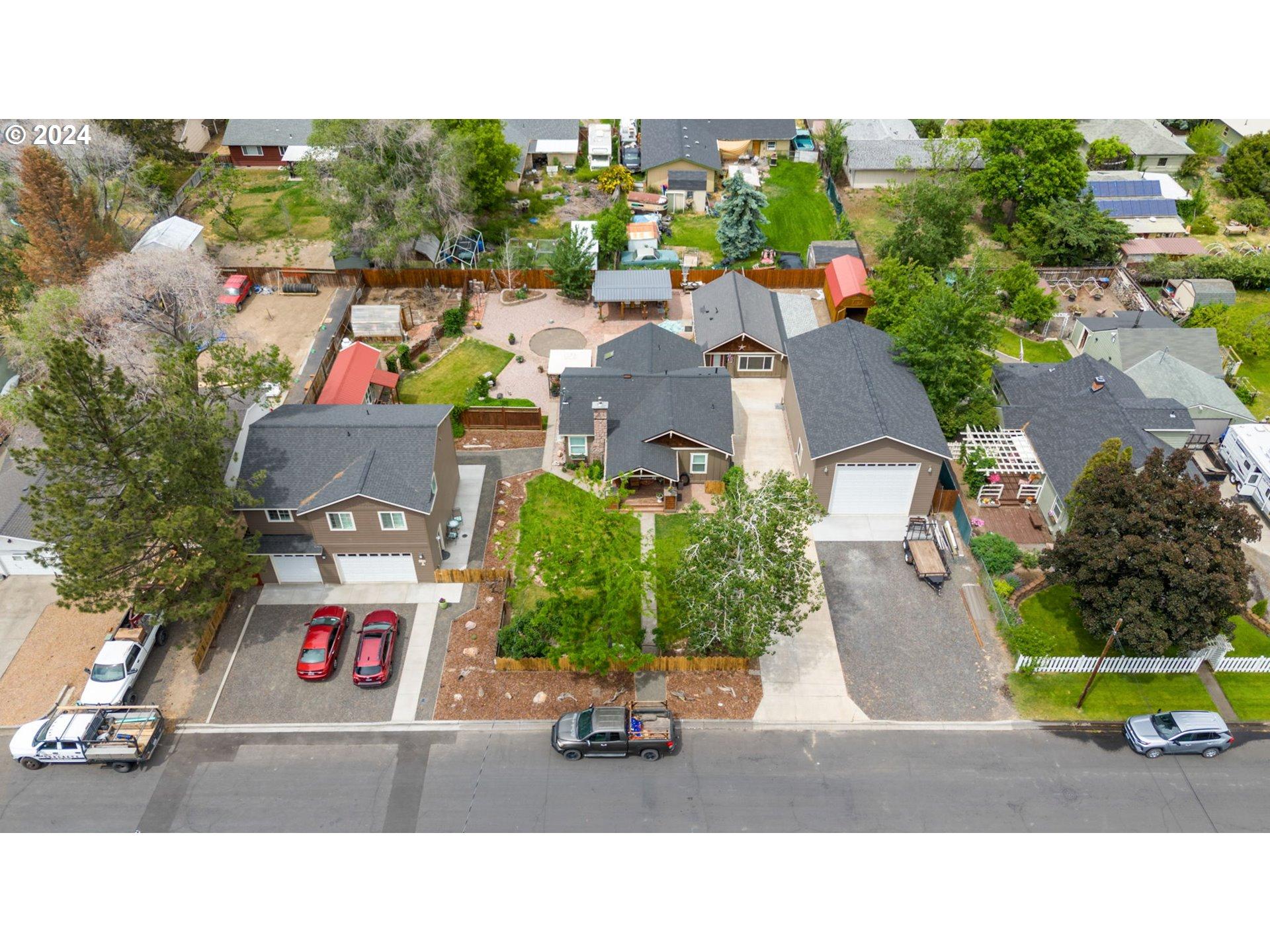 Nw Cedar Ave, Redmond, OR 97756