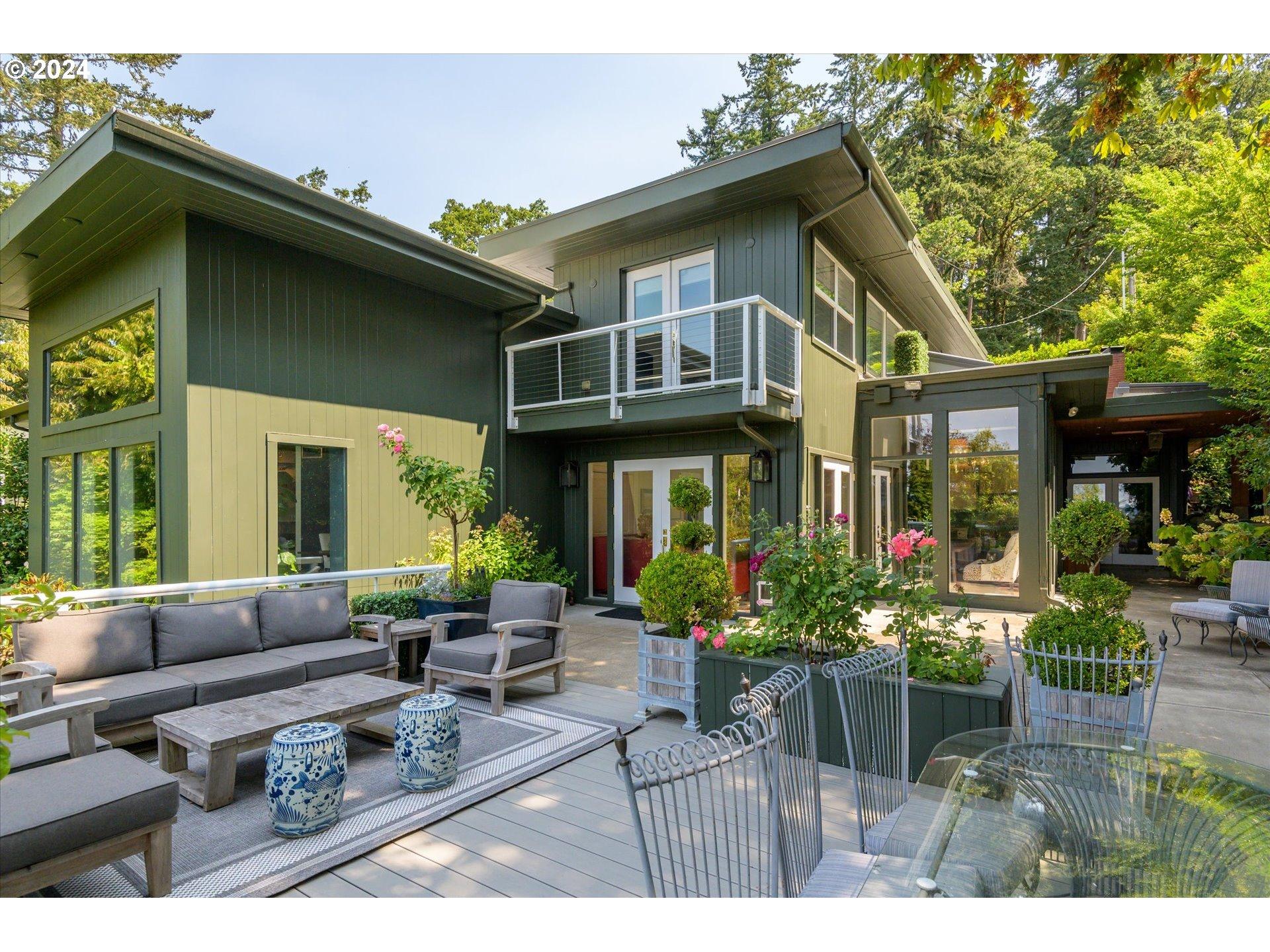 Highland Dr, Eugene, OR 97403