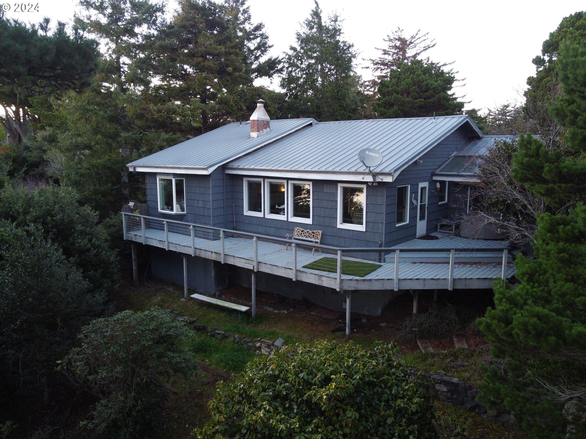 Geer Cir, Port Orford, OR 97465
