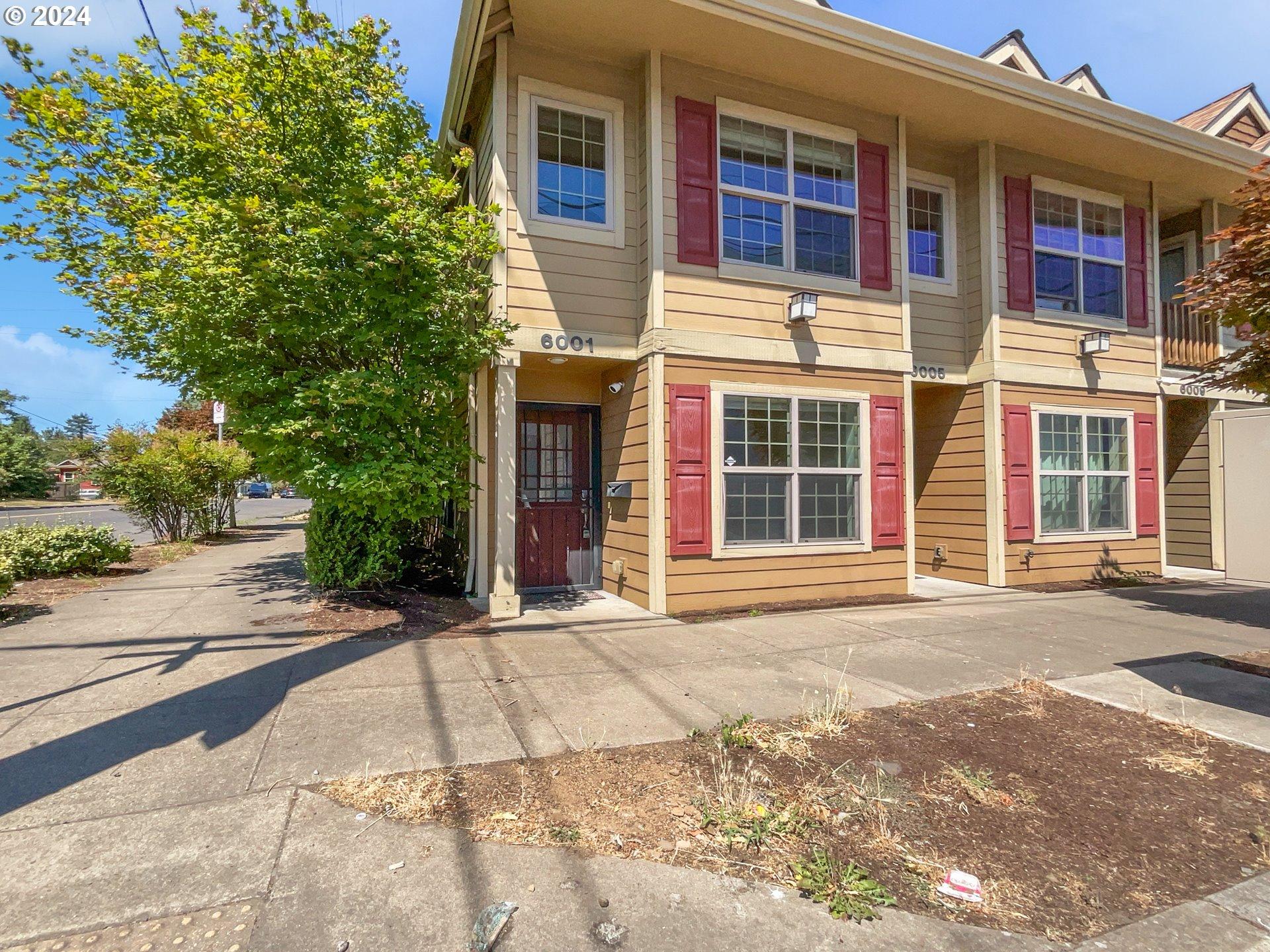 Ne Holladay St, Portland, OR 97213