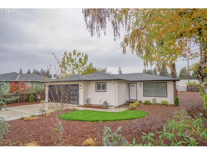Manor Dr, Gladstone, OR 97027
