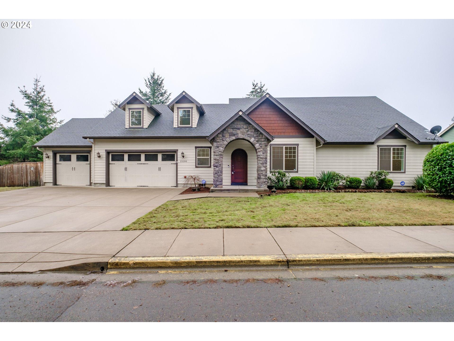 Trinity St, Veneta, OR 97487