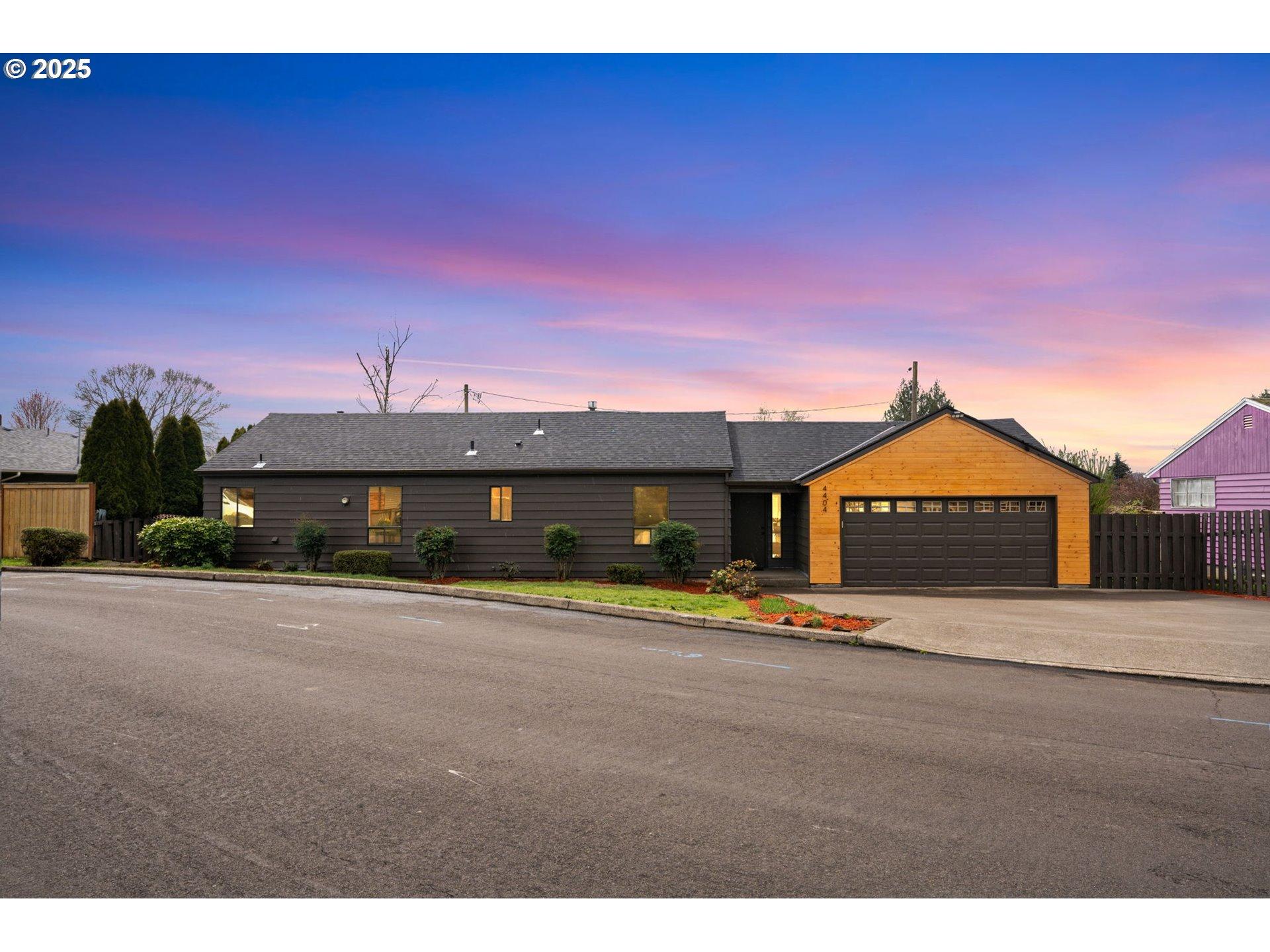 Se Adams St, Portland, OR 97222