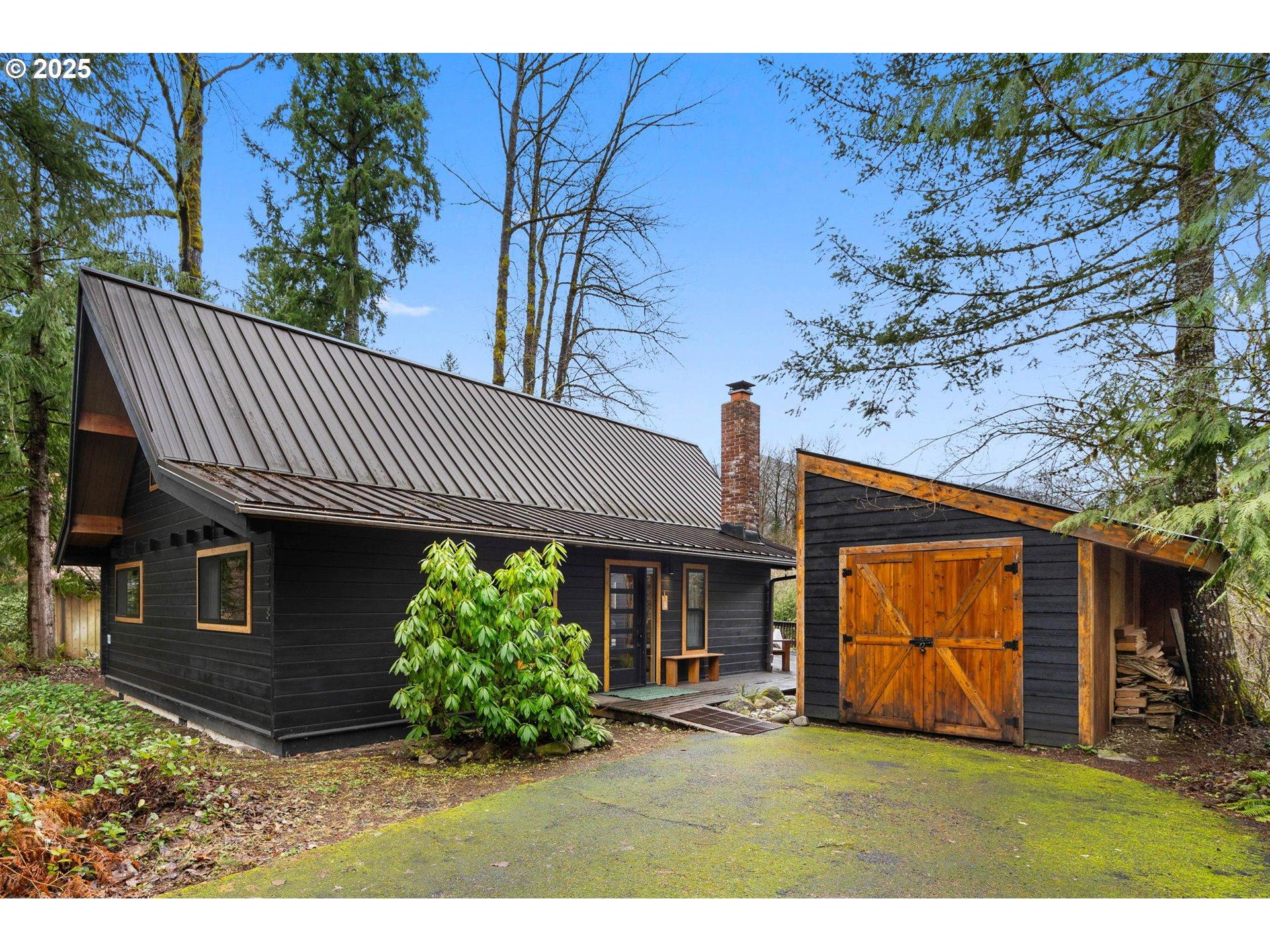 E Sandy River Ln, Rhododendron, OR 97049