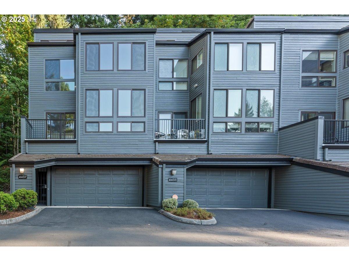 Thunder Vista Ln, Lake Oswego, OR 97035
