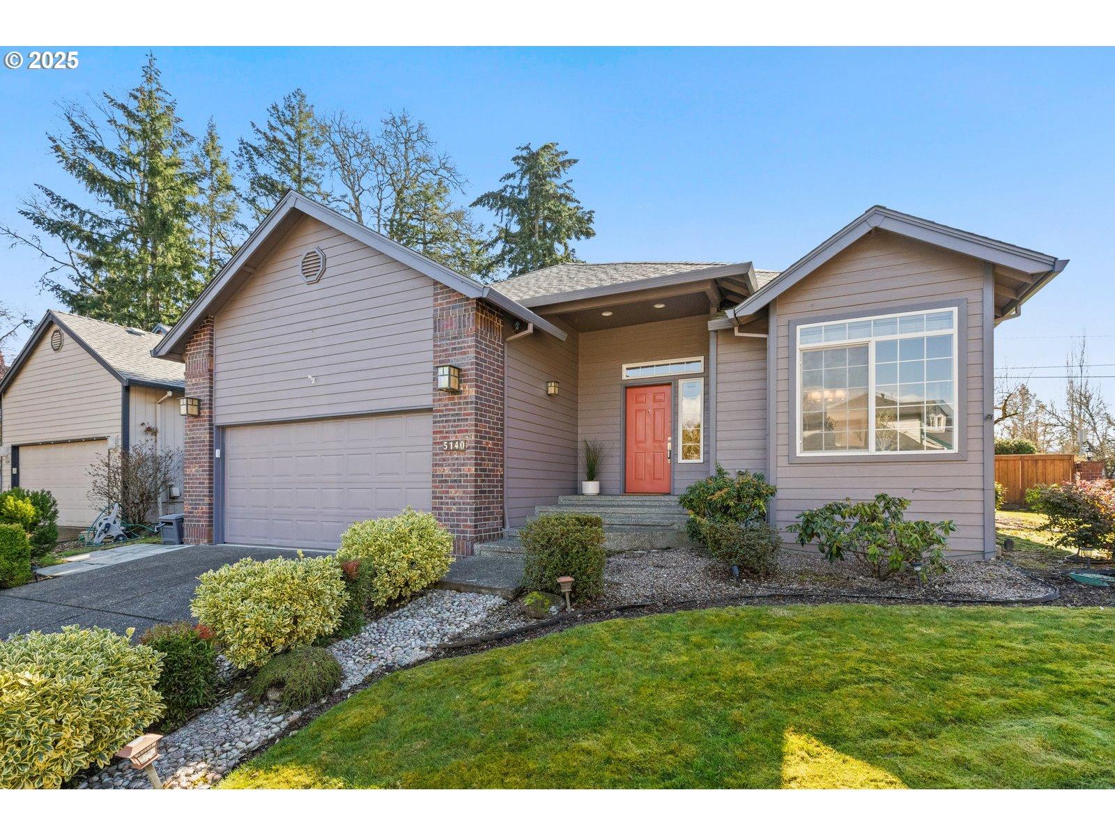 Ne Molly St, Hillsboro, OR 97124