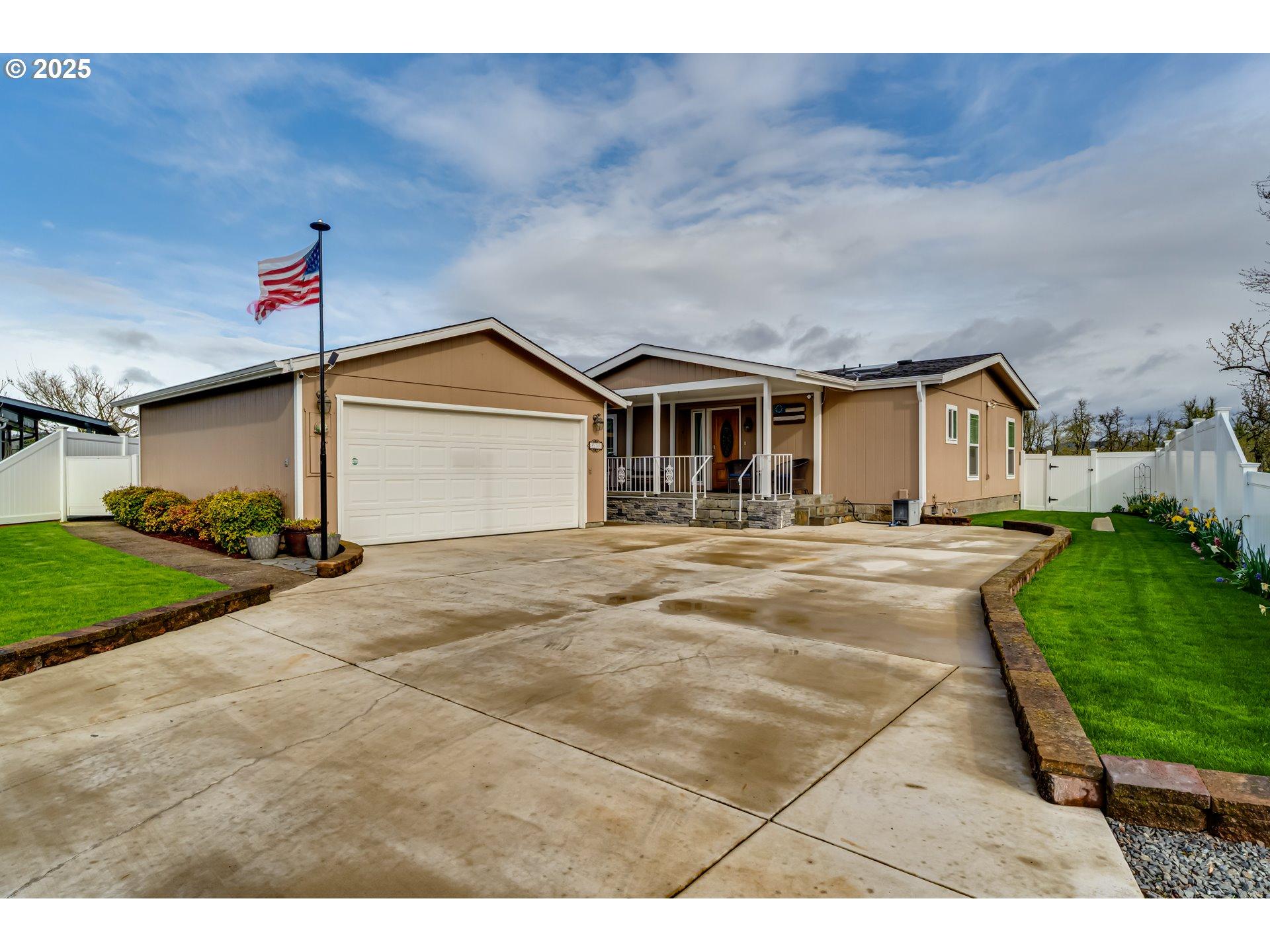 Manchester Ln, Eugene, OR 97405