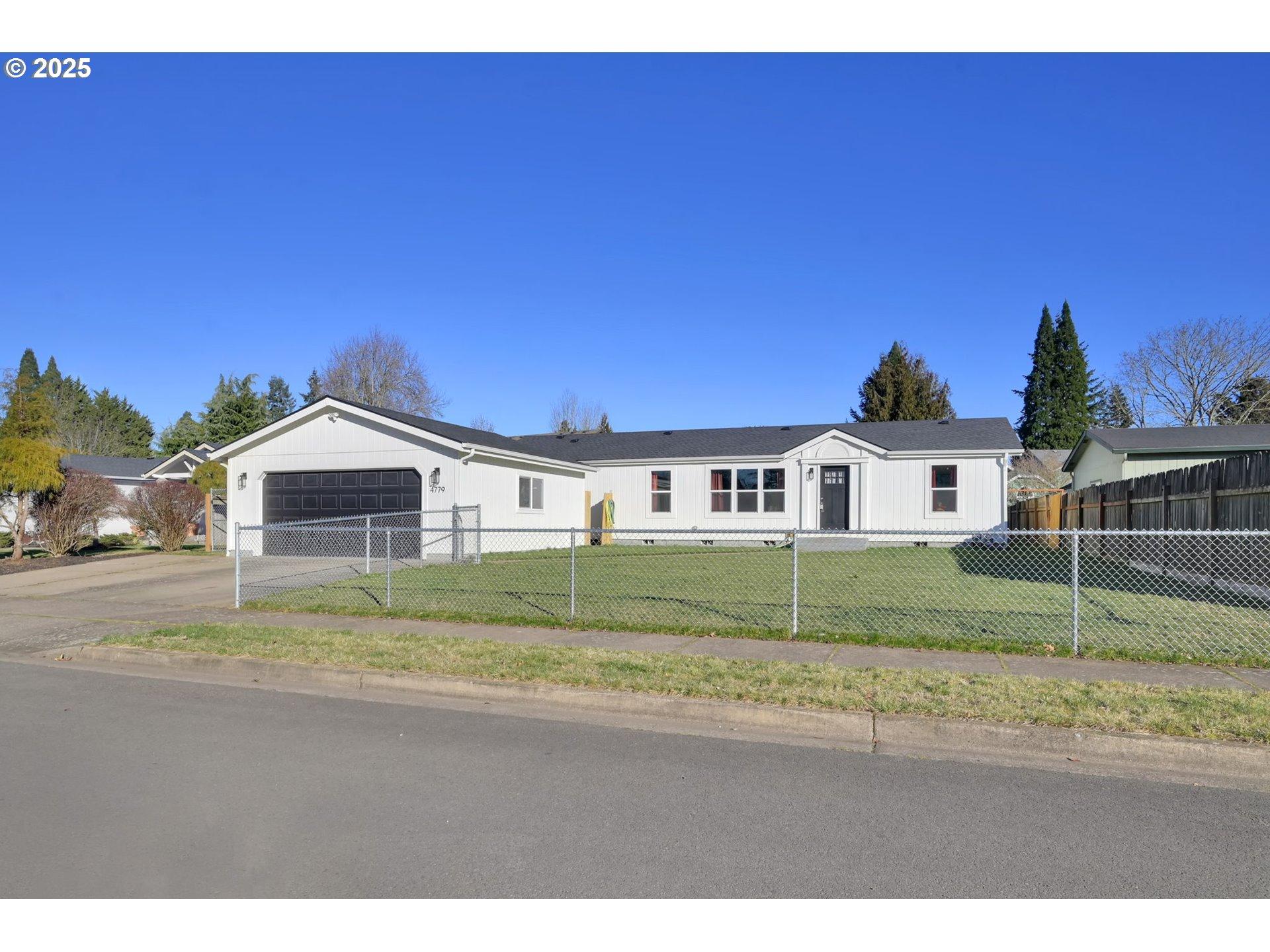 Sedona Dr, Eugene, OR 97404