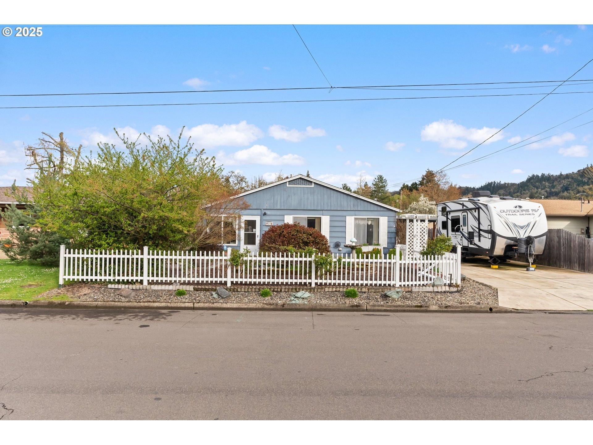 W Berdine St, Roseburg, OR 97471