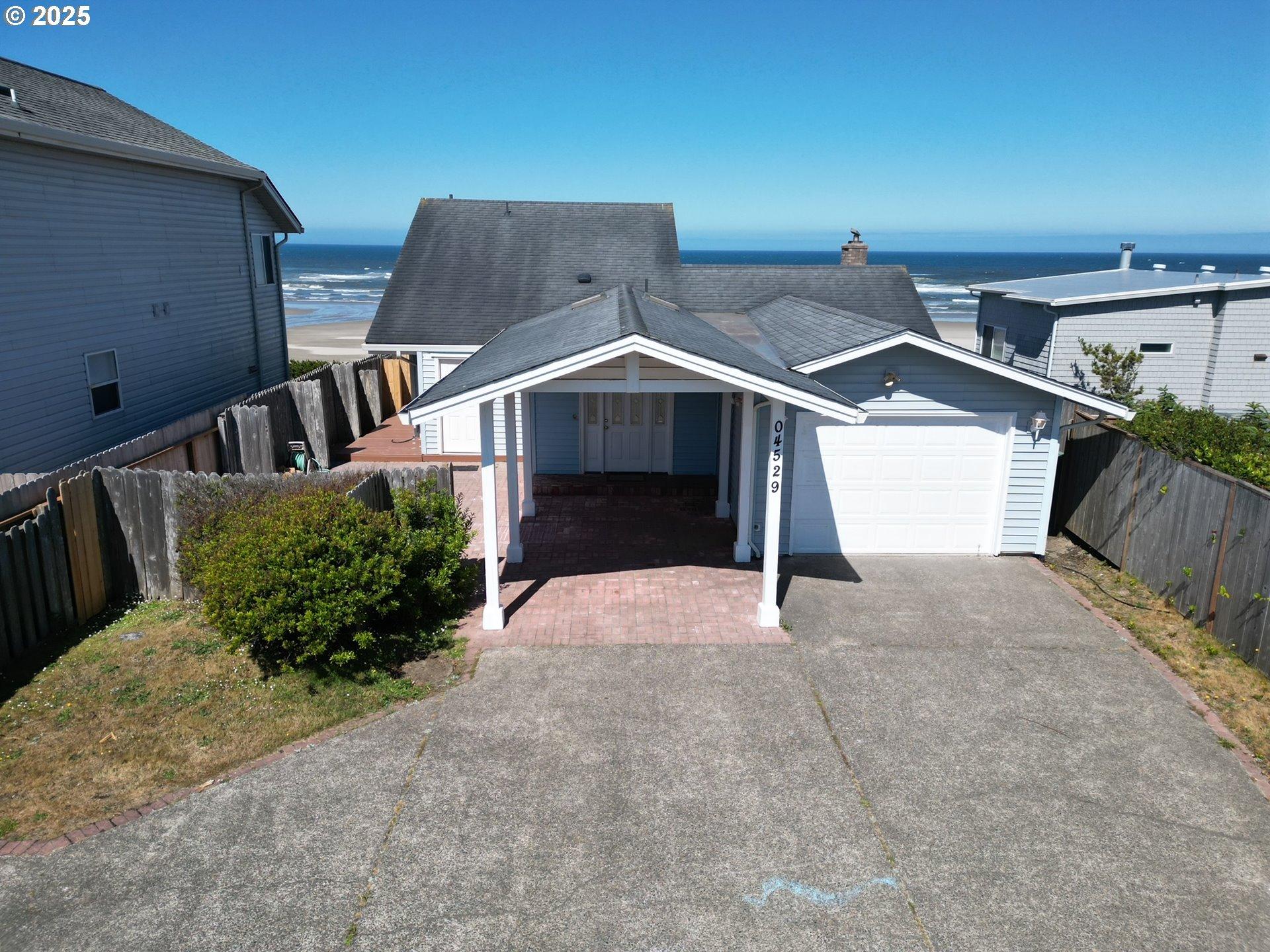 Lookout St, Florence, OR 97439