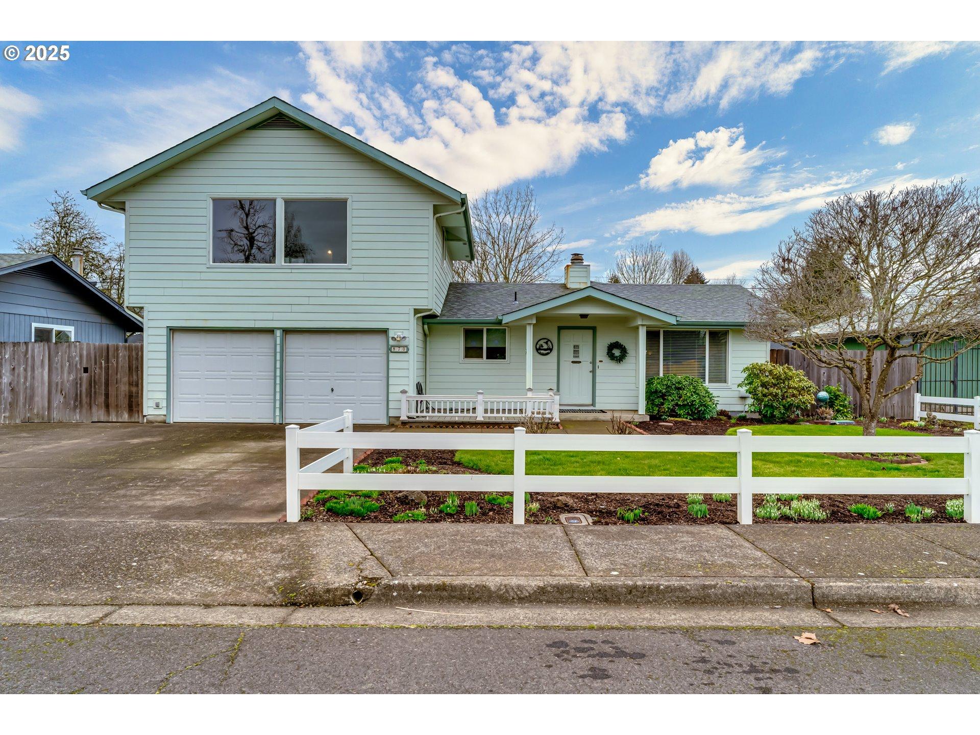 Oak St, Junction City, OR 97448