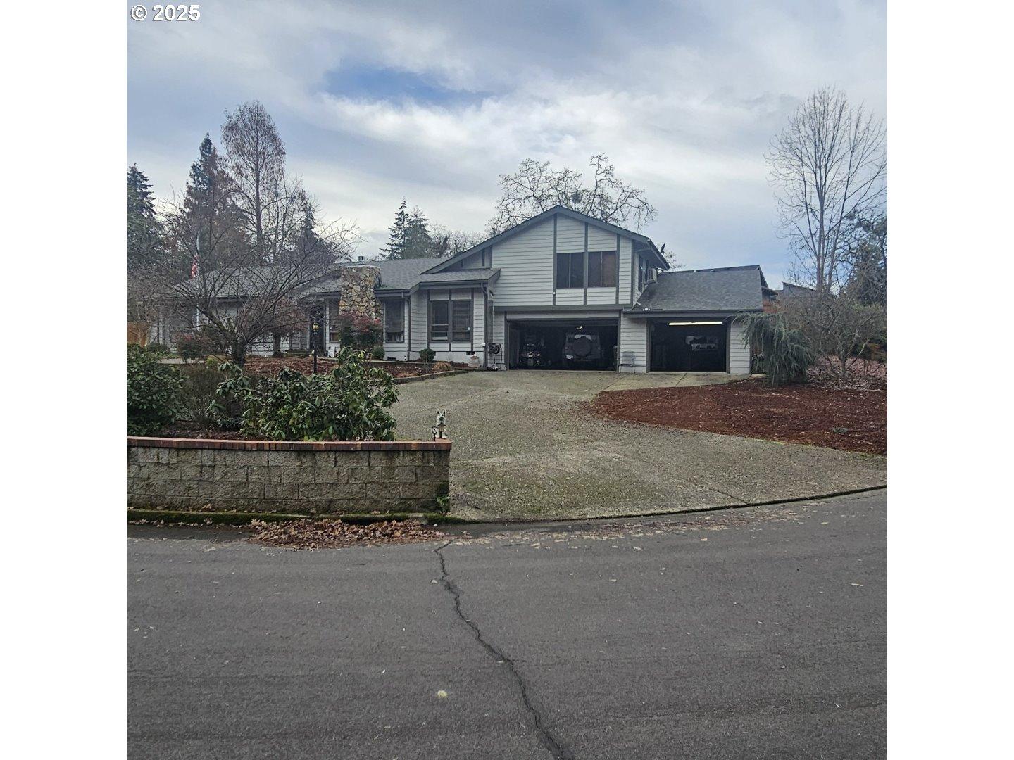 Thora Circle Dr, Winchester, OR 97495