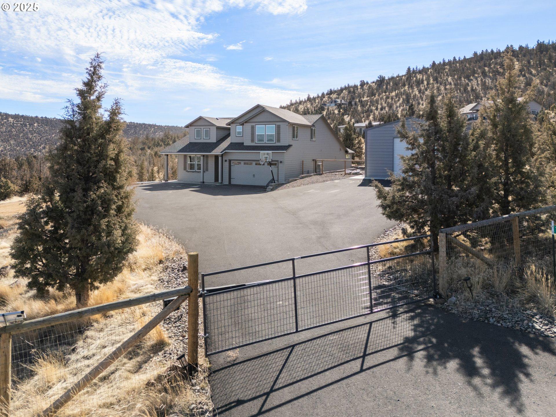 Se Night Hawk Ct, Prineville, OR 97754