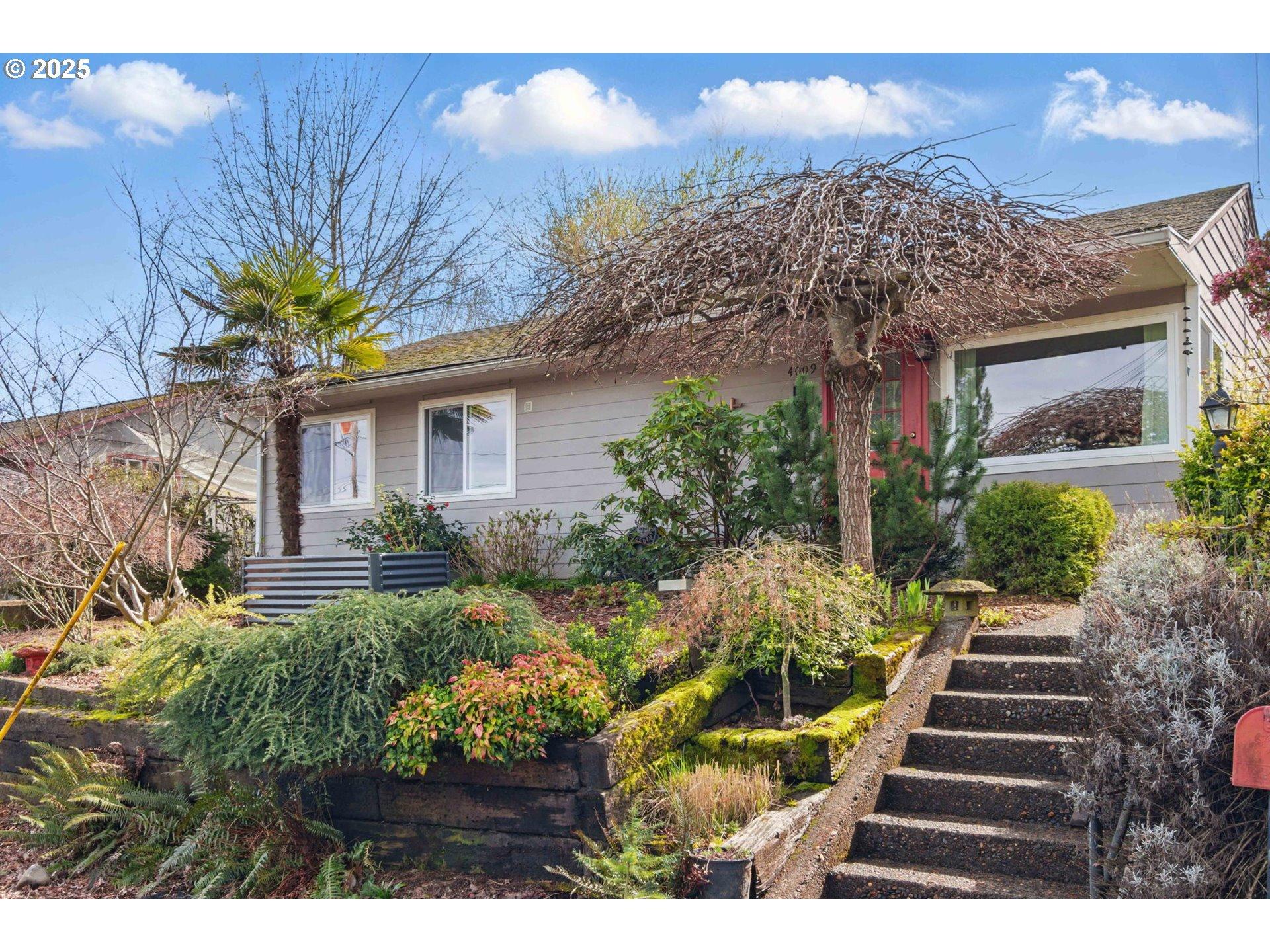 E 14th St, Vancouver, WA 98661