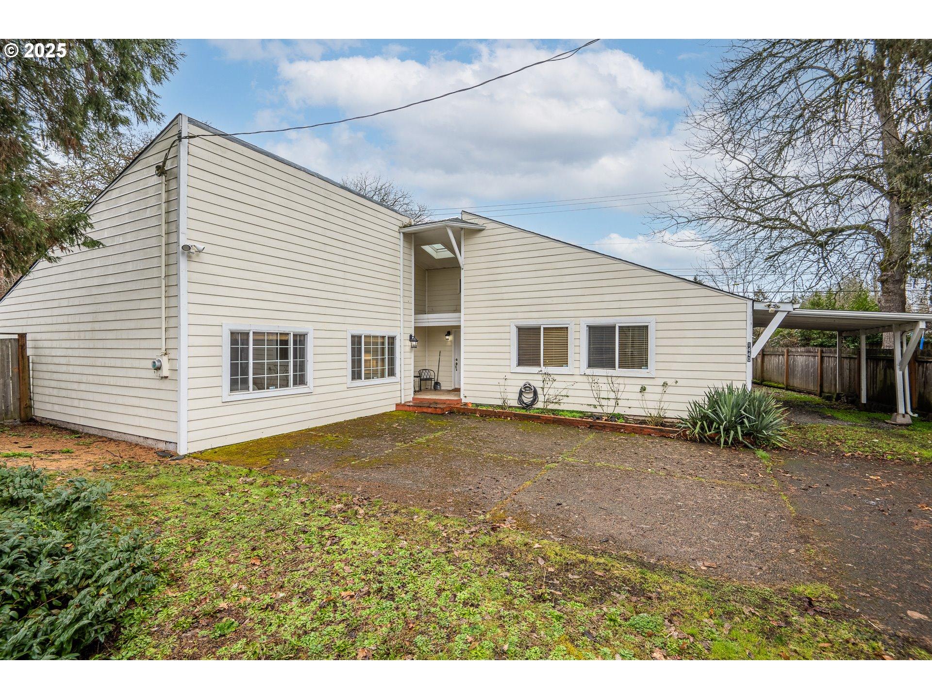 Long Island Dr, Eugene, OR 97401