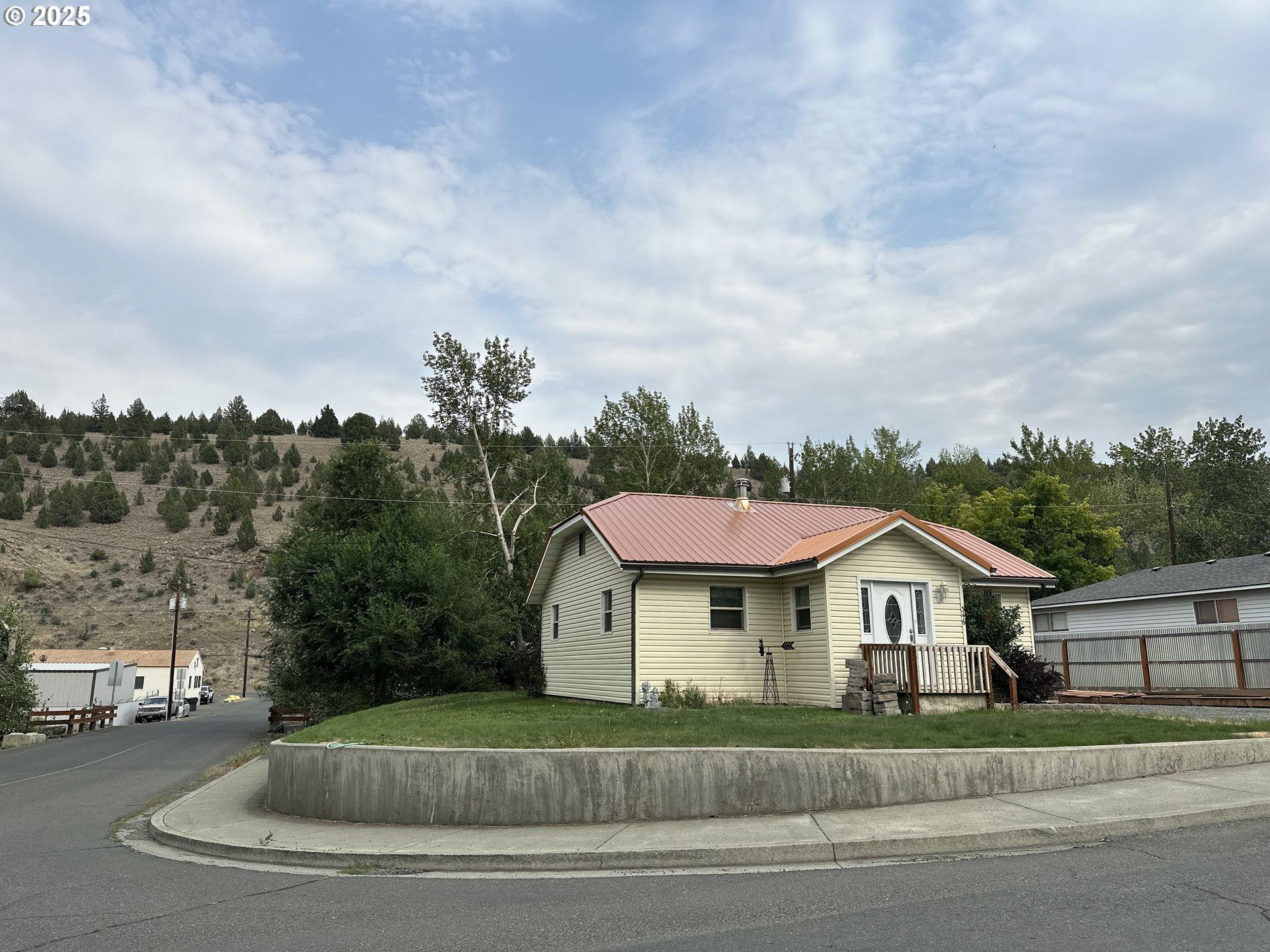 N Humbolt St, Canyon City, OR 97820