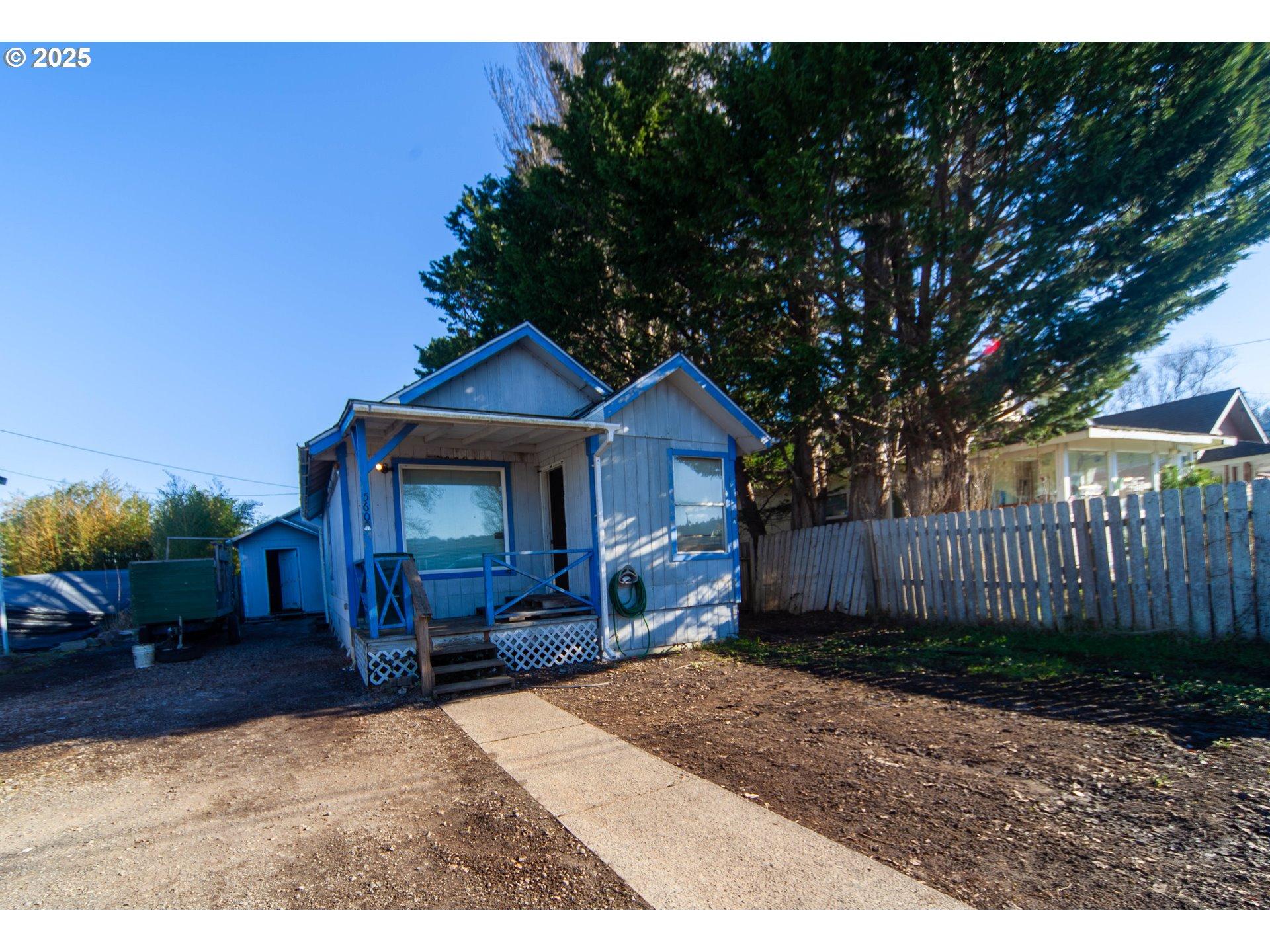 N 7th St, Reedsport, OR 97467