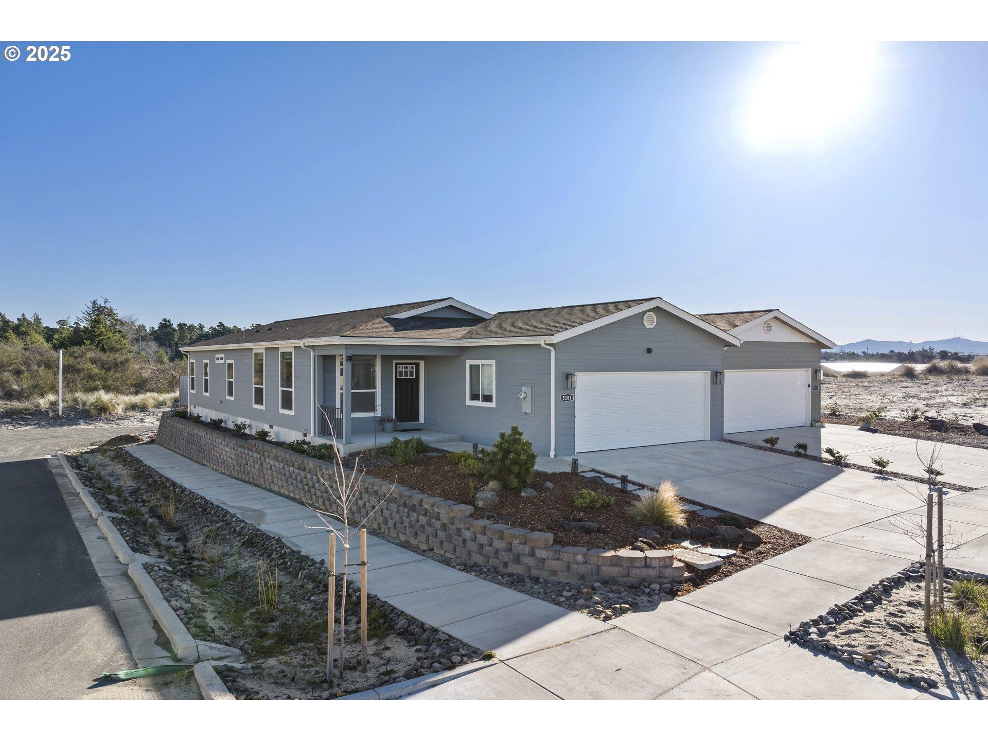 Nopal St, Florence, OR 97439