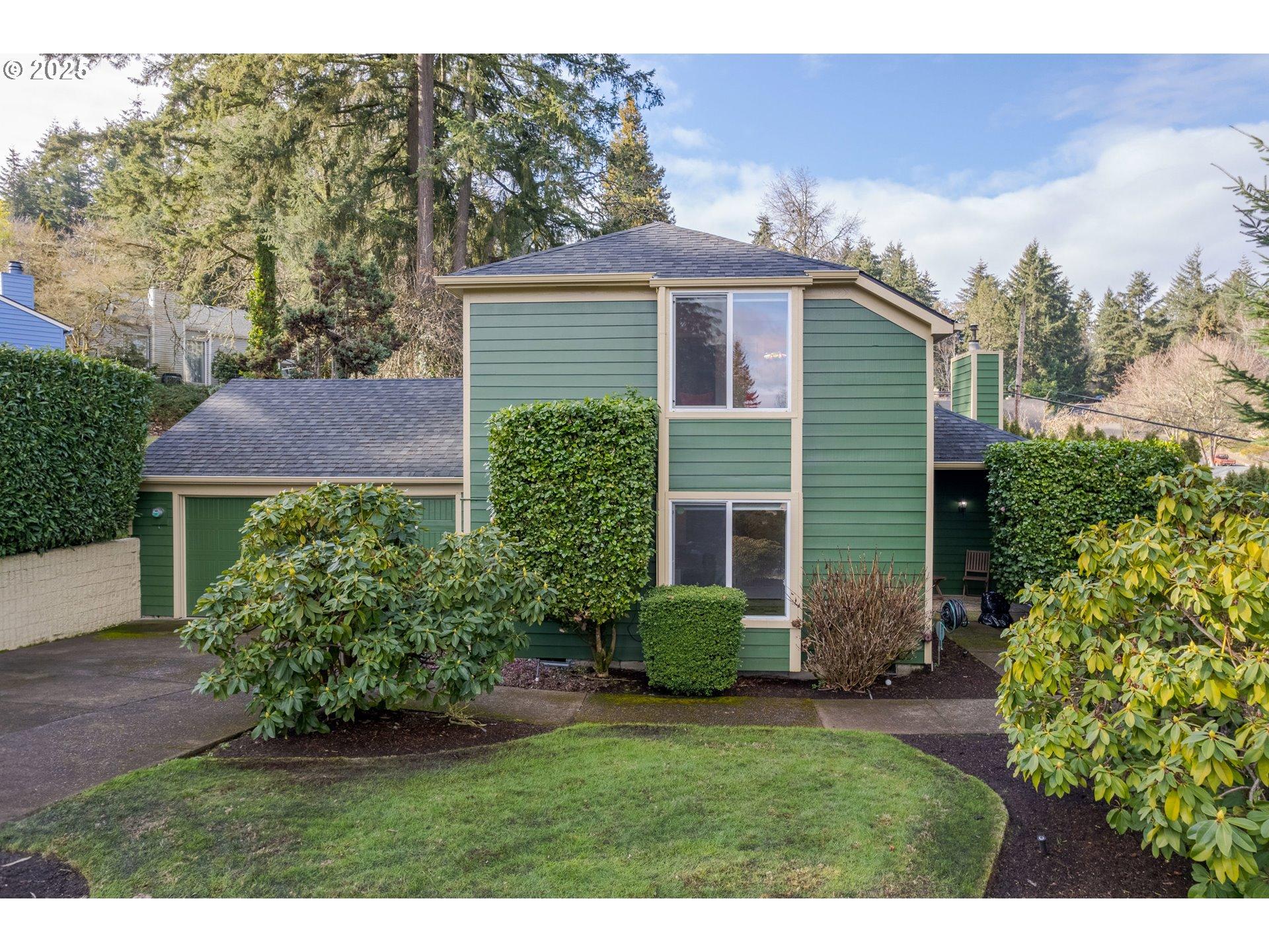Corinthian Ct, Eugene, OR 97405