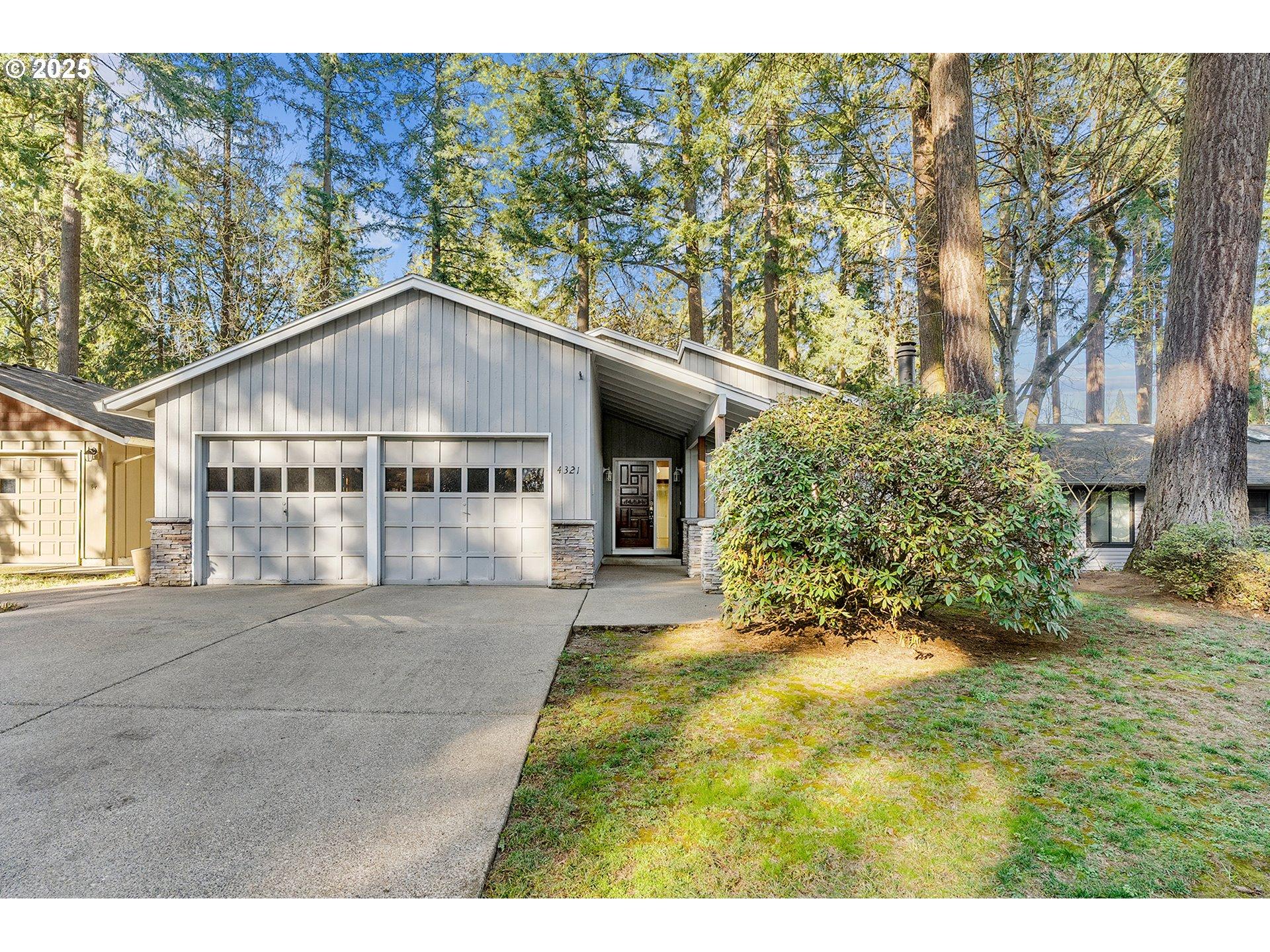 Collins Way, Lake Oswego, OR 97035