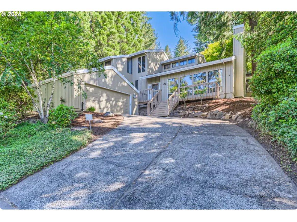 Aquinas St, Lake Oswego, OR 97035