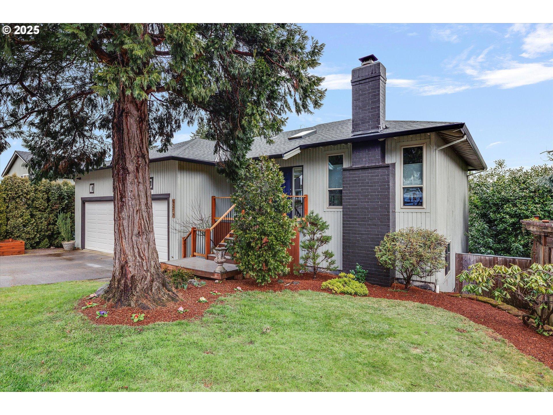 Summit St, West Linn, OR 97068