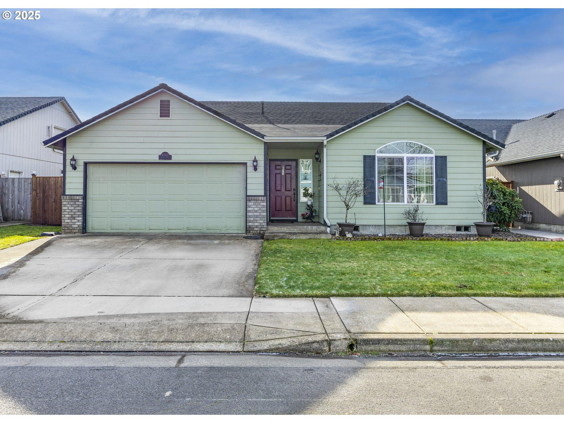 Aaron Ln, Springfield, OR 97478