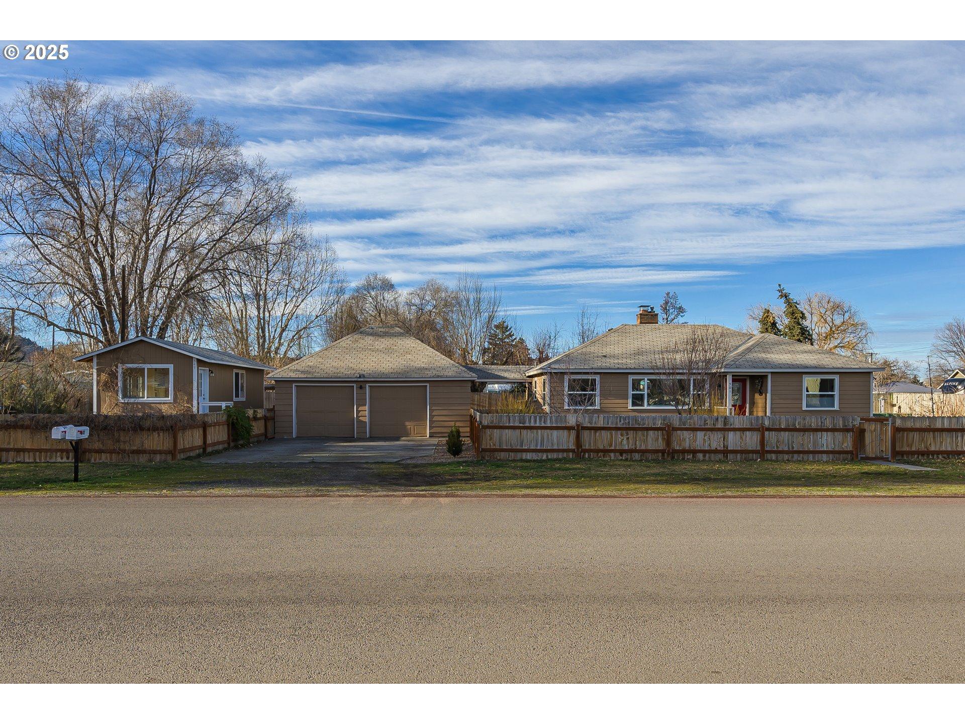 Se Fairview St, Prineville, OR 97754