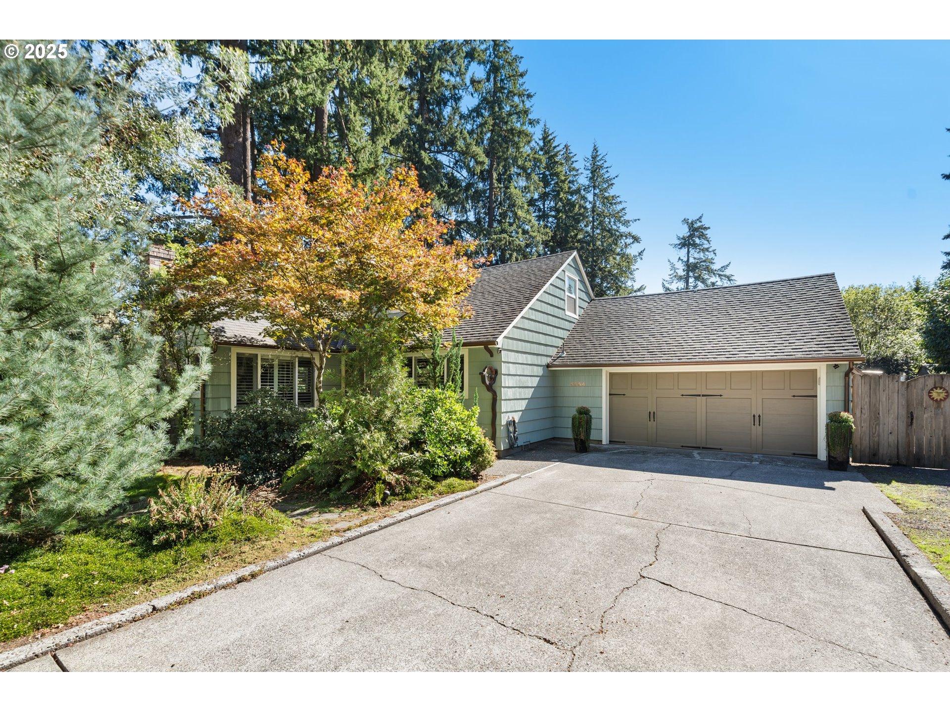 Firwood Rd, Lake Oswego, OR 97035