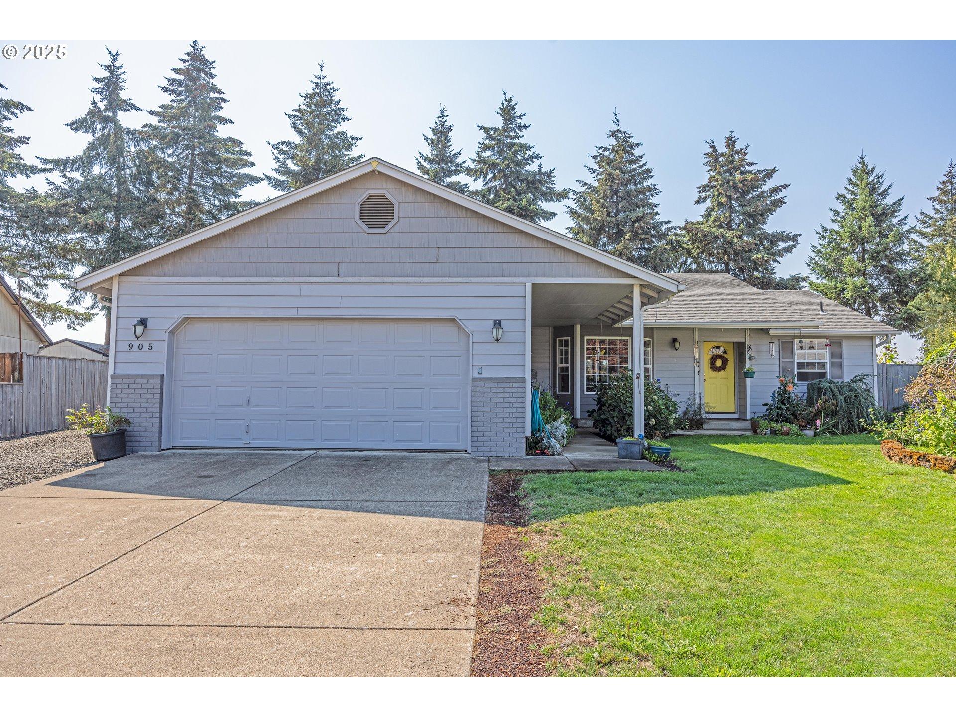 W 17th Ave, Junction City, OR 97448