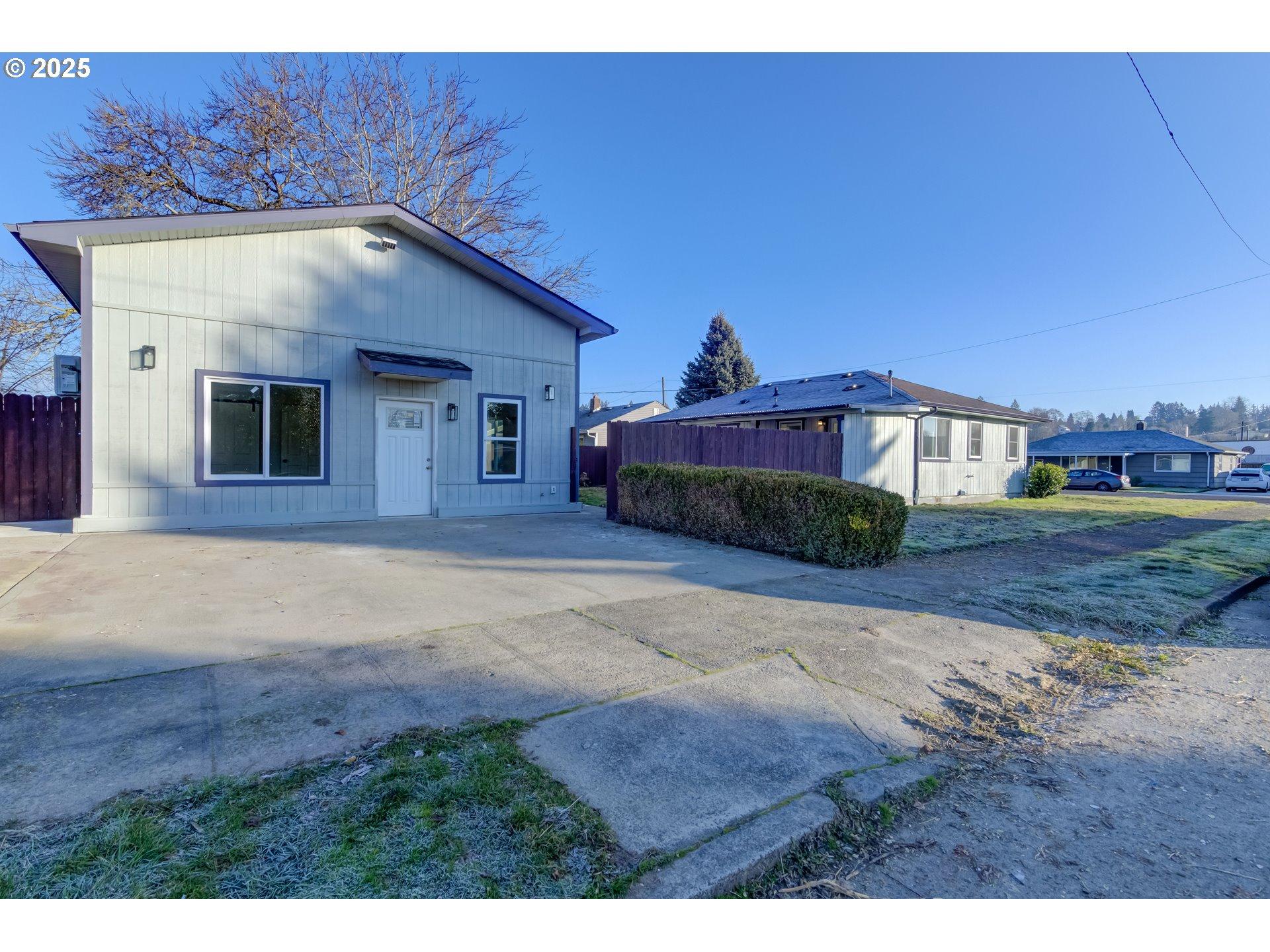 Thompson Ave, Vancouver, WA 98660