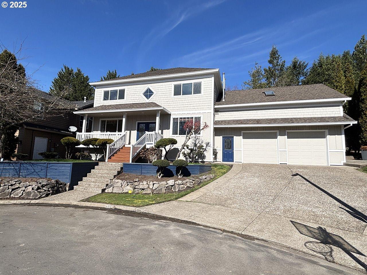 Ridgetop Ct, Lake Oswego, OR 97035