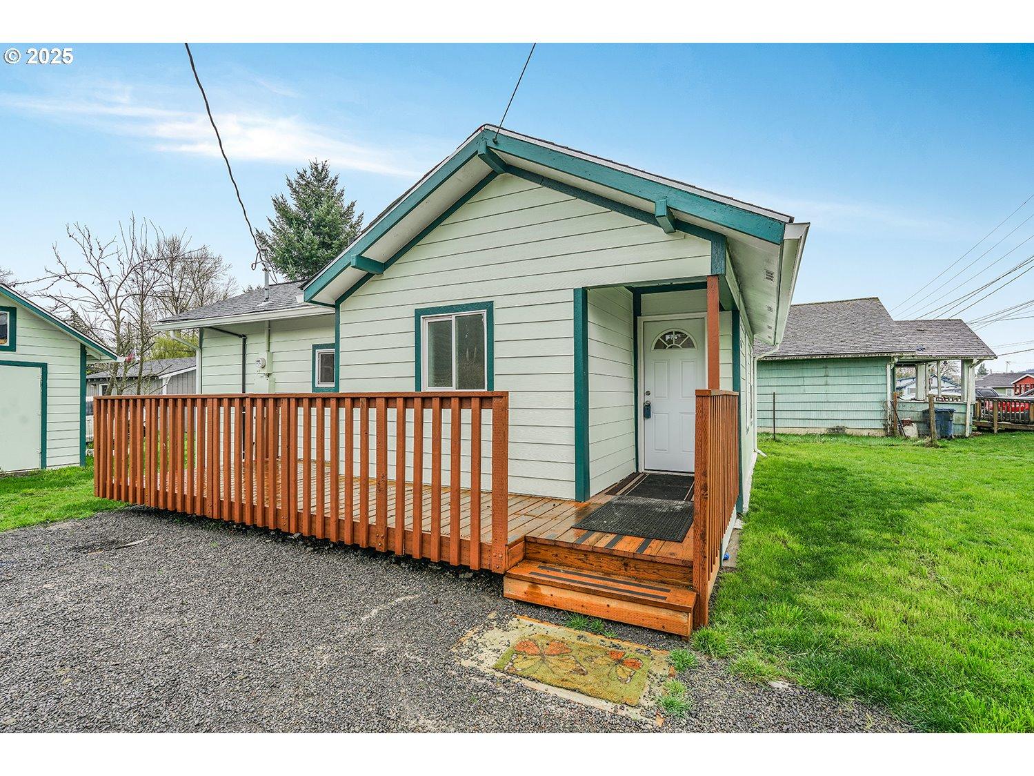 S 7th Ave, Kelso, WA 98626