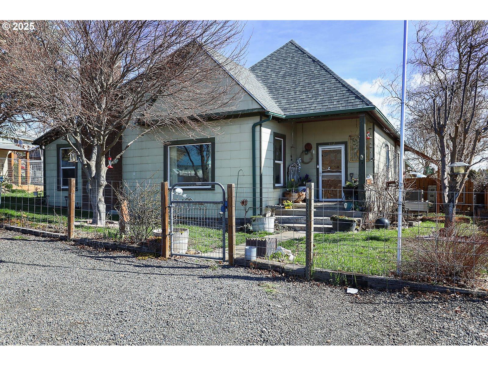Ne Williams St, Dufur, OR 97021