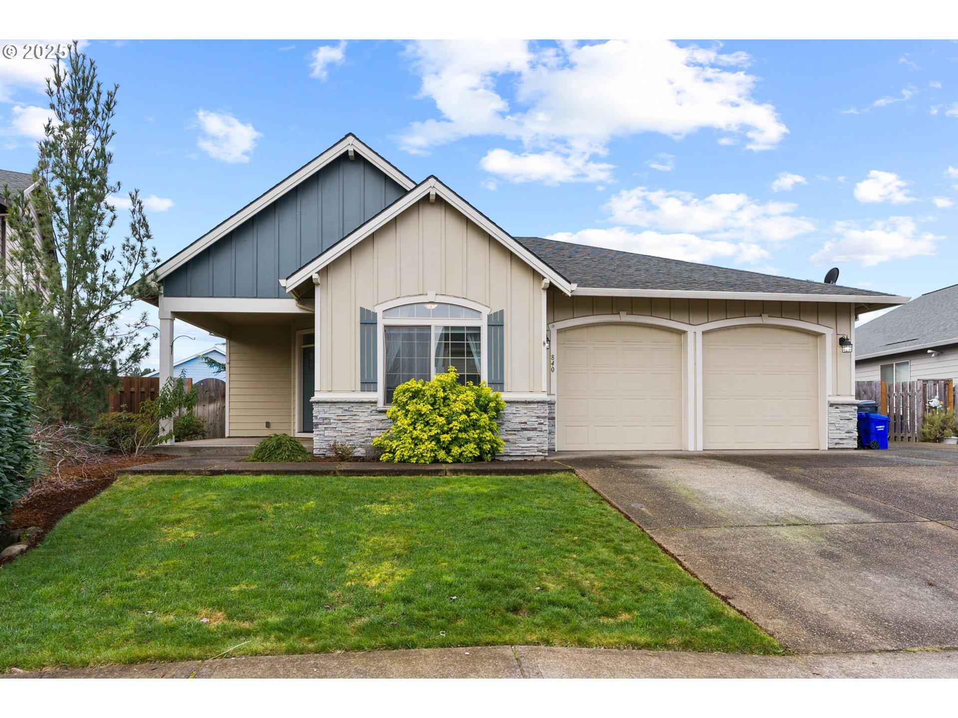 Julie Ln, Molalla, OR 97038