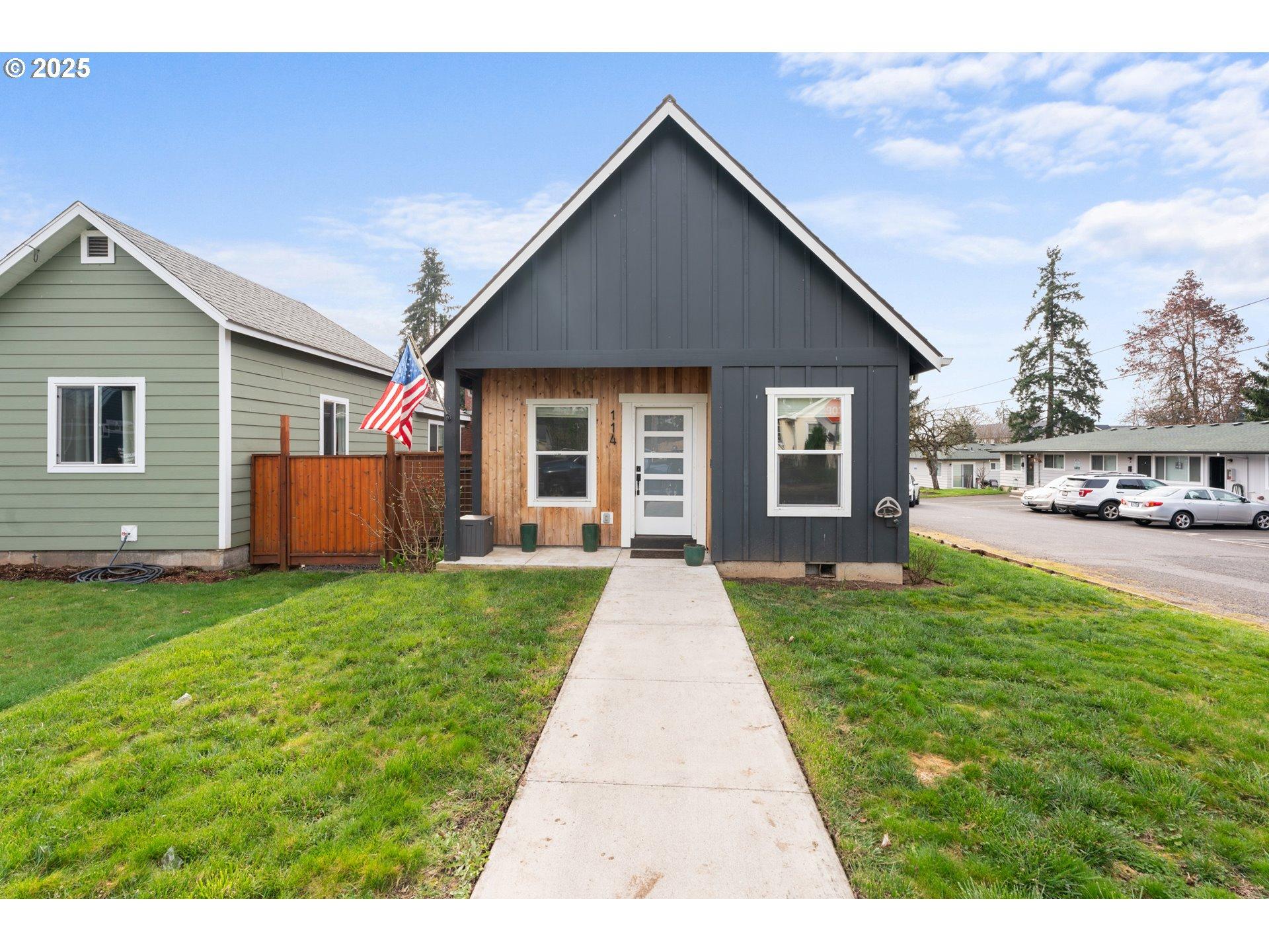 Pine St, Saint Helens, OR 97051