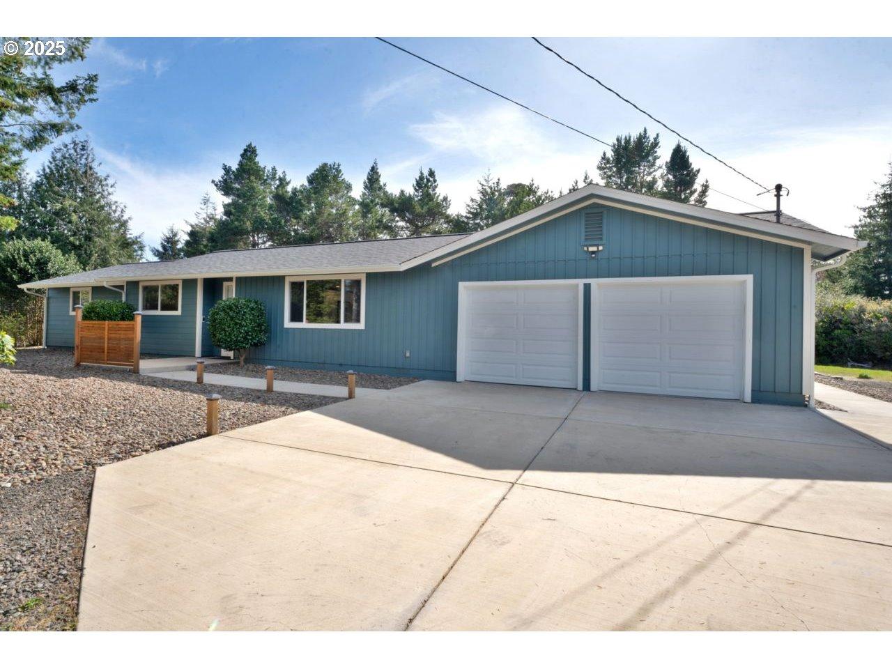 45th St, Florence, OR 97439