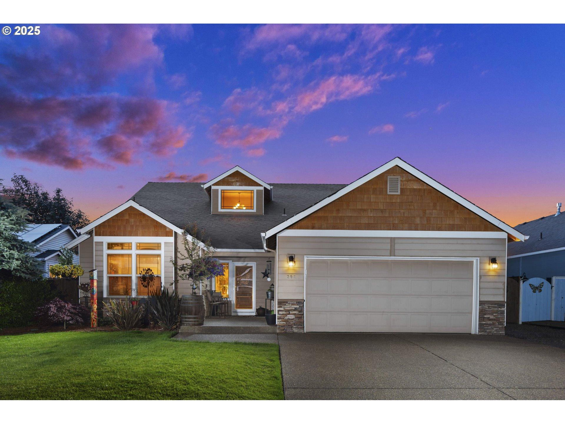 Meadowlawn Pl, Molalla, OR 97038