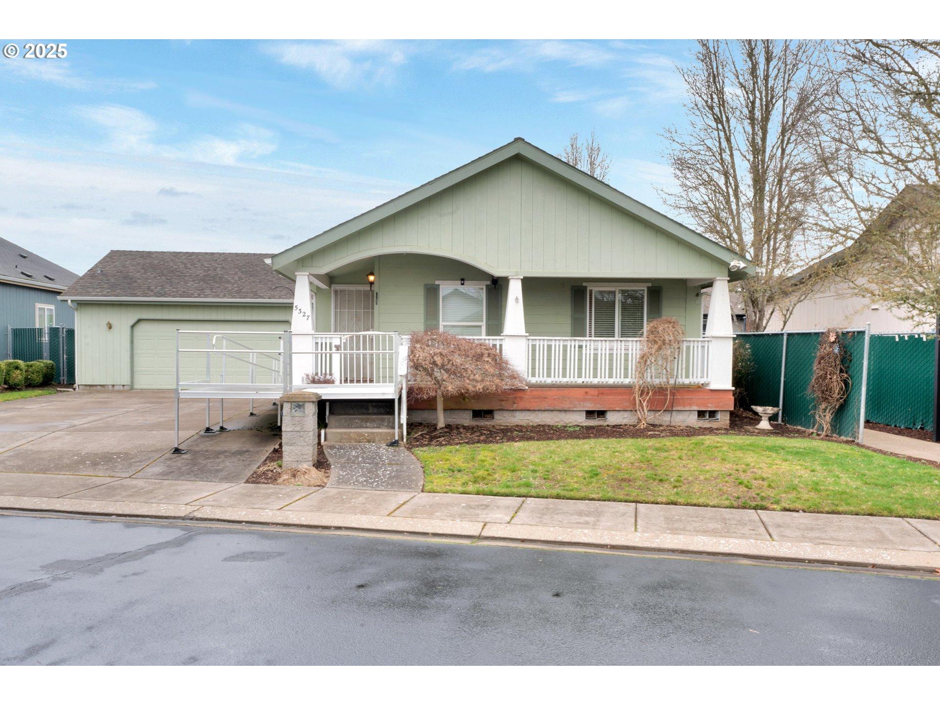Bridgewater Dr, Eugene, OR 97402