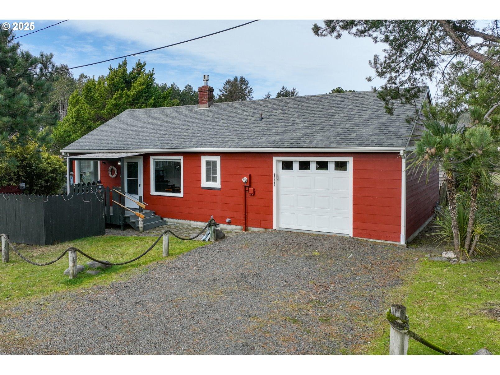 Sea Ridge Ln, Warrenton, OR 97146