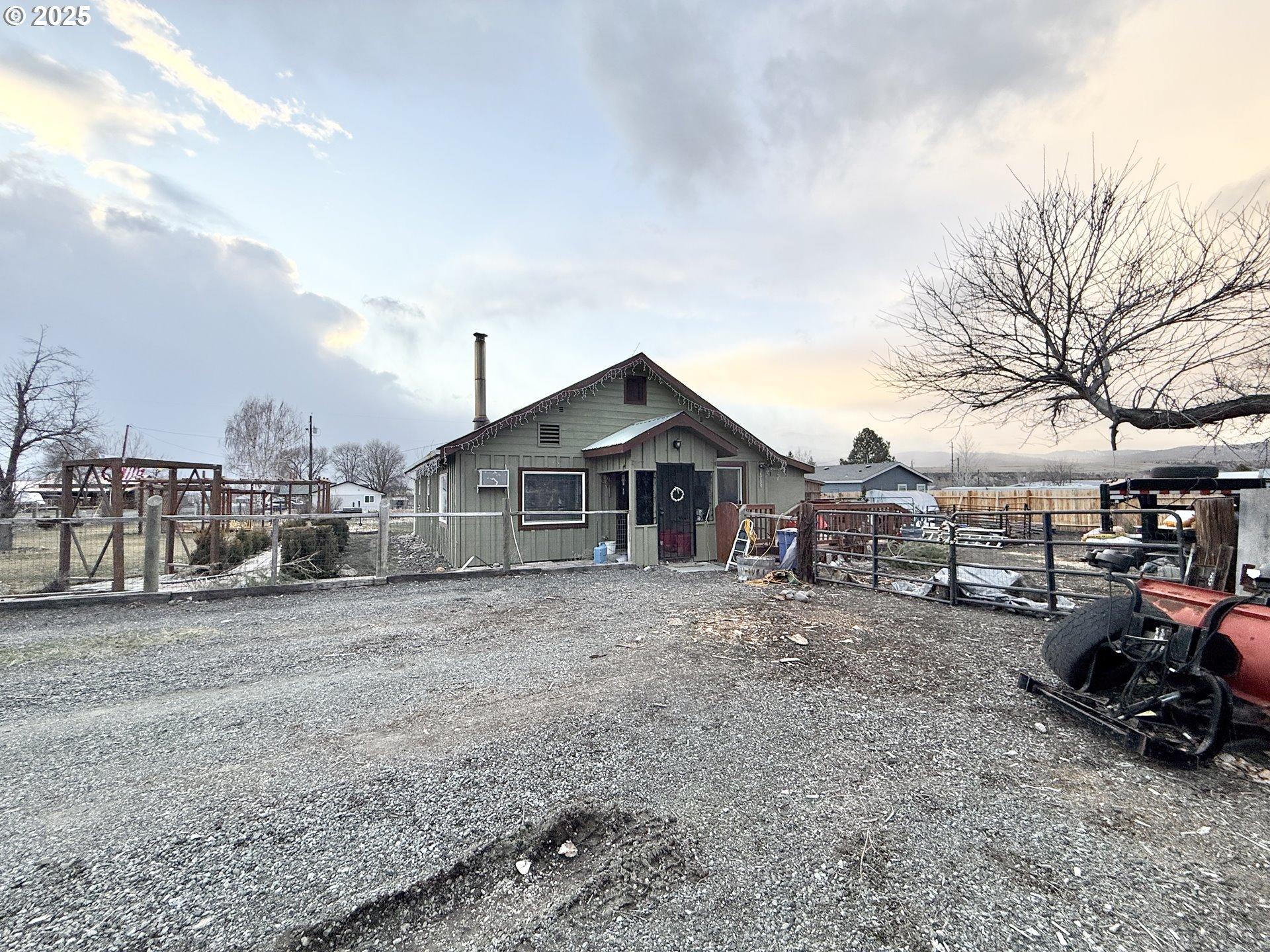 W 12th St, Prairie City, OR 97869