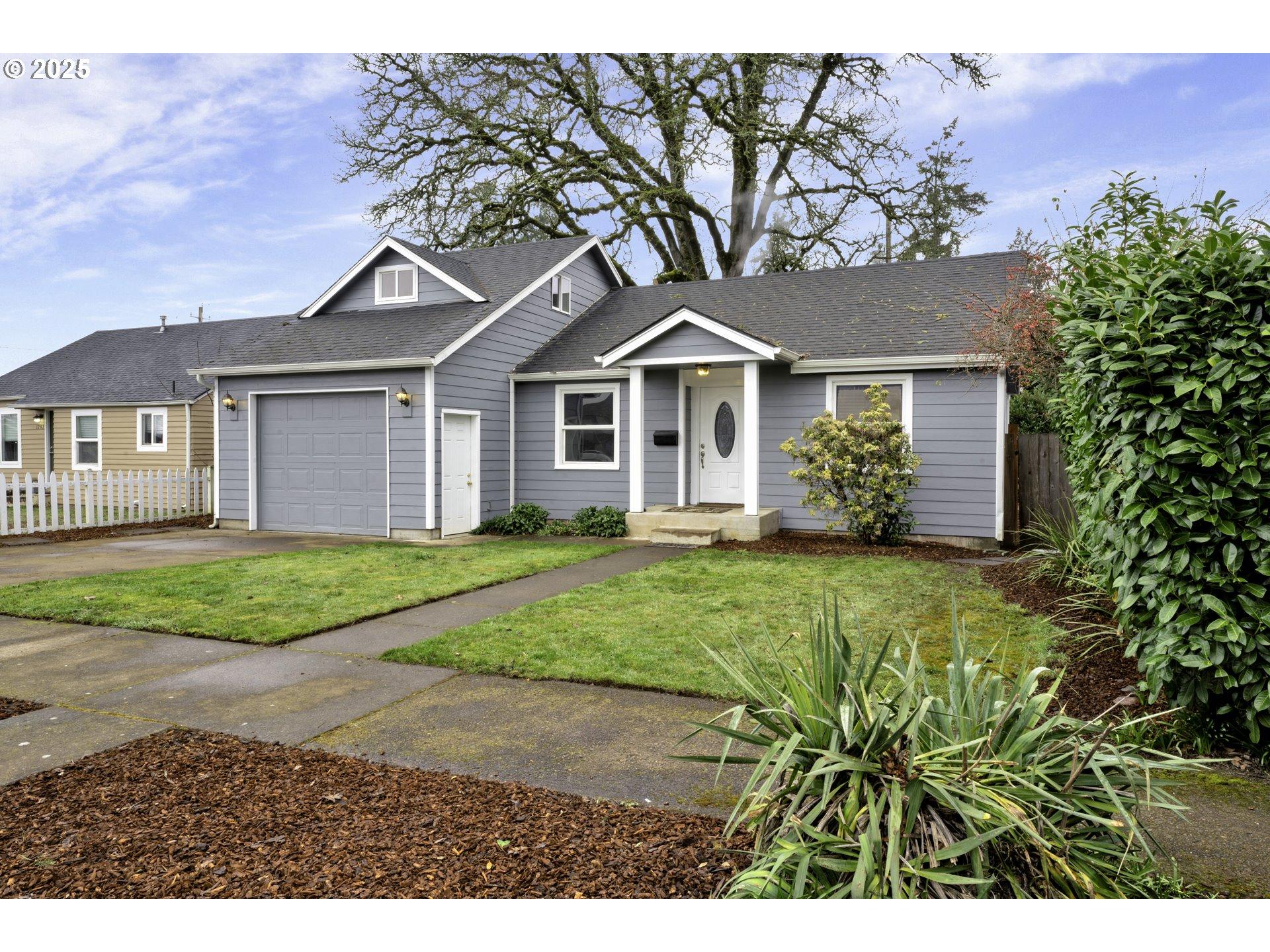 Kalmia St, Junction City, OR 97448