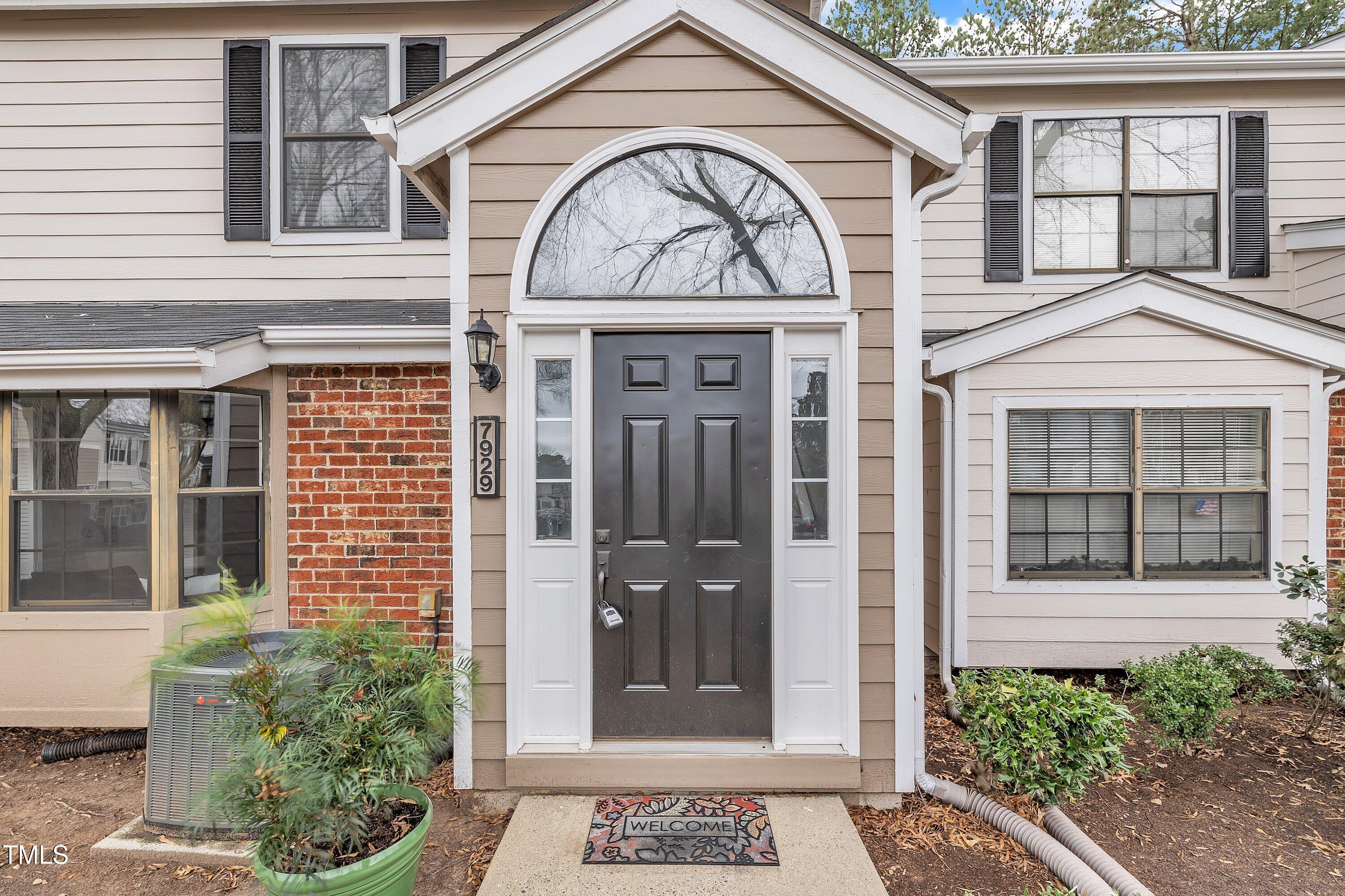 Falcon Rest Cir, Raleigh, NC 27615