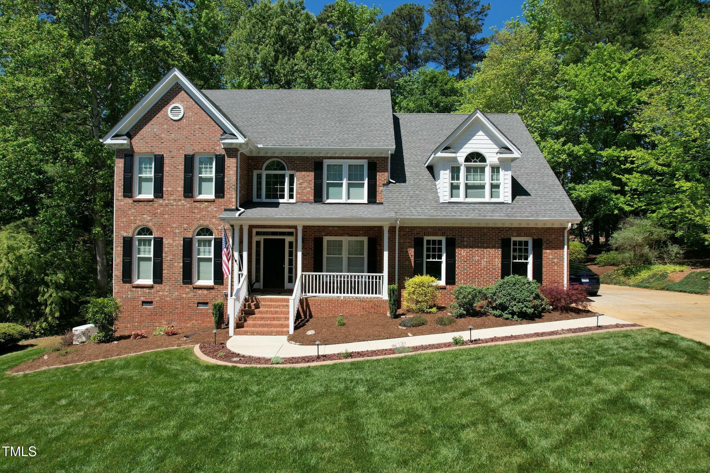 Sunset Forest Cir, Holly Springs, NC 27540