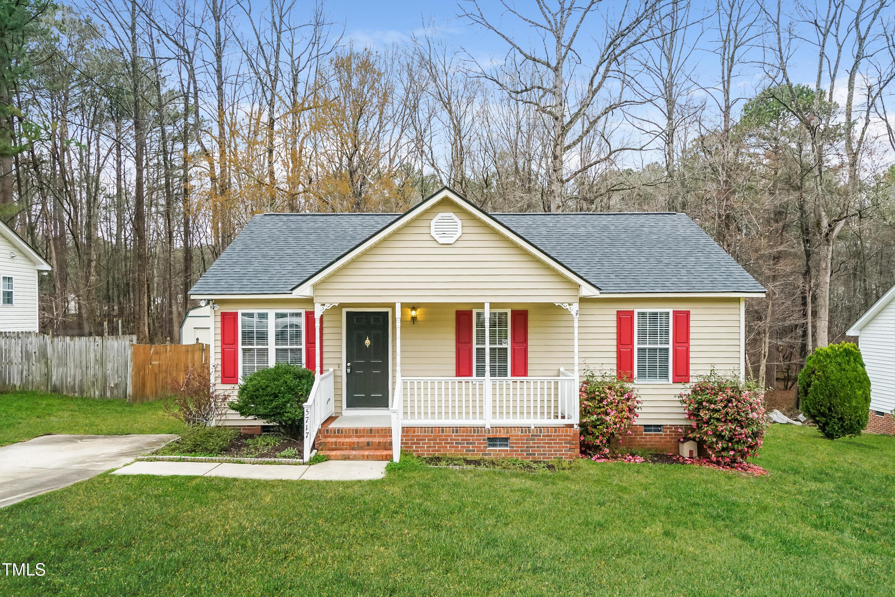 Woof Pl, Knightdale, NC 27545