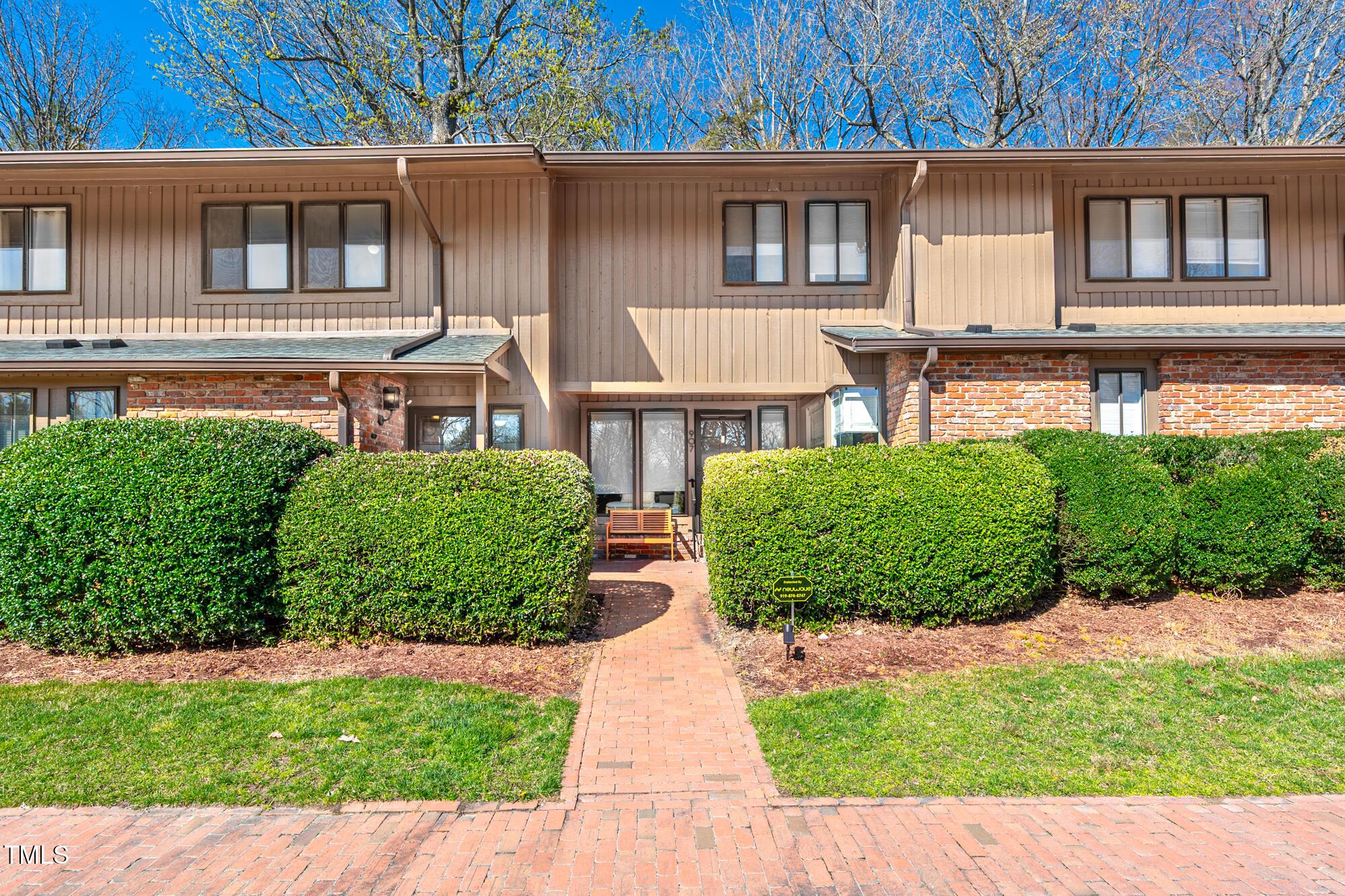 Oak Tree Dr, Chapel Hill, NC 27517