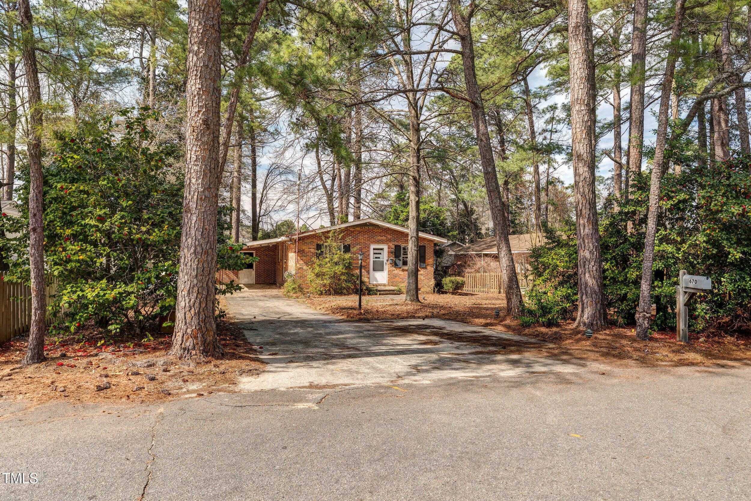 Kensington Rd, Southern Pines, NC 28387
